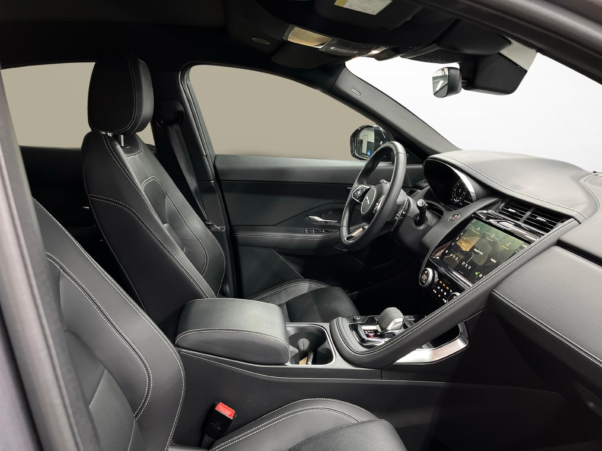 JAGUAR E-Pace 2.0 I4 250 R-Dynamic S AWD-image-9