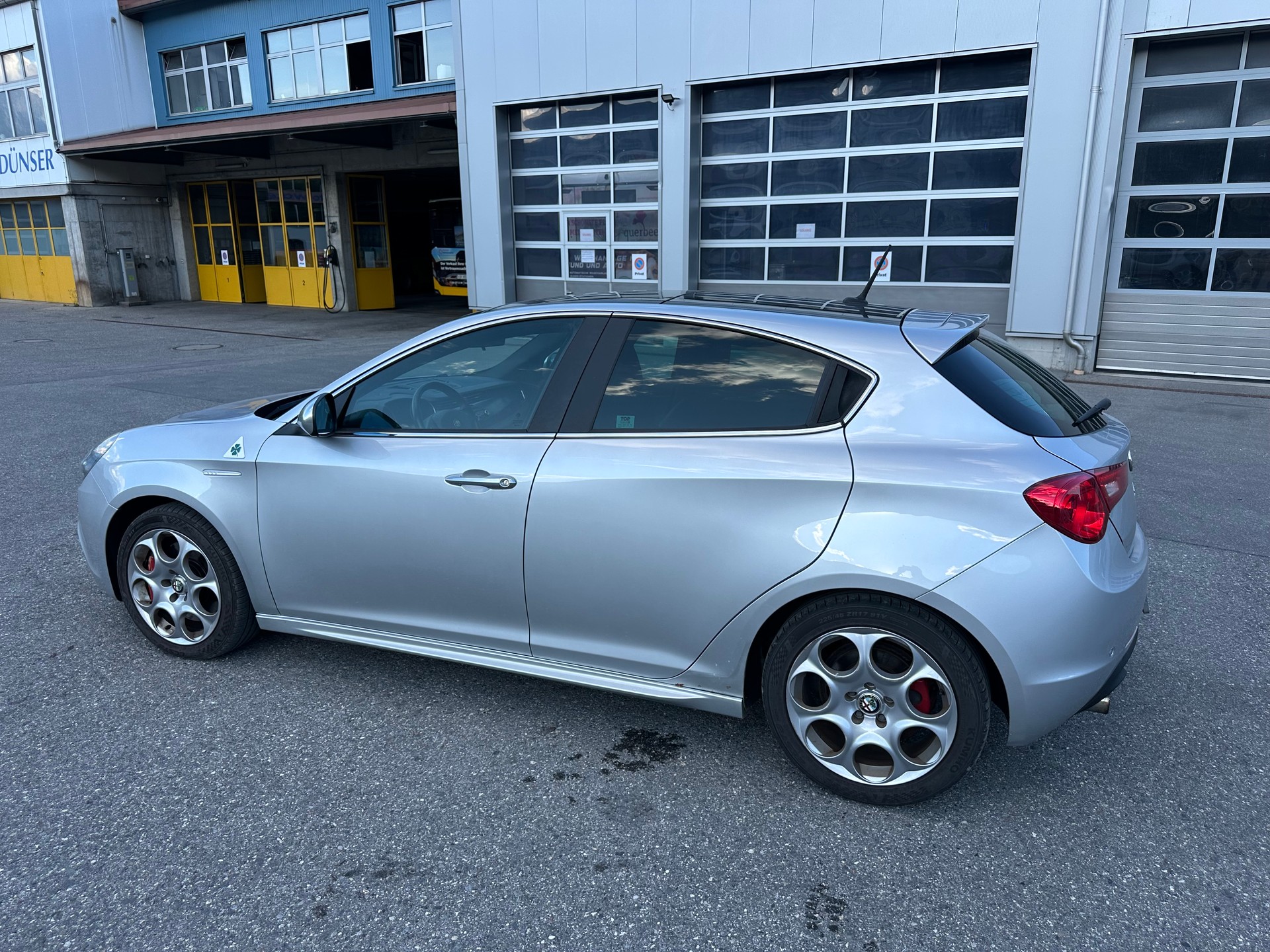 ALFA ROMEO Giulietta 1750 TBi Quadrifoglio Verde-image-4