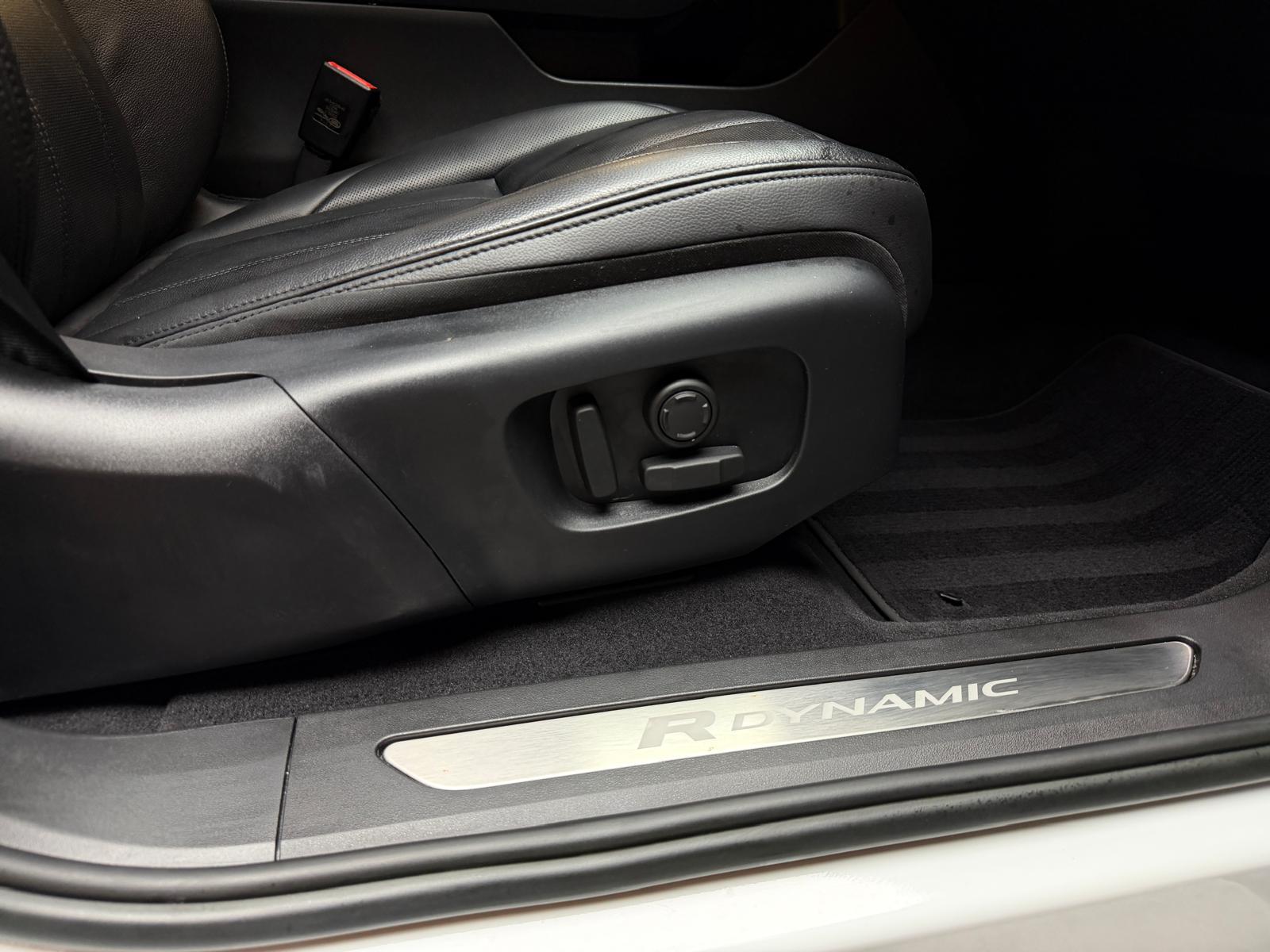 LAND ROVER Range Rover Evoque 2.0 D 200 R-Dynamic HSE-image-21