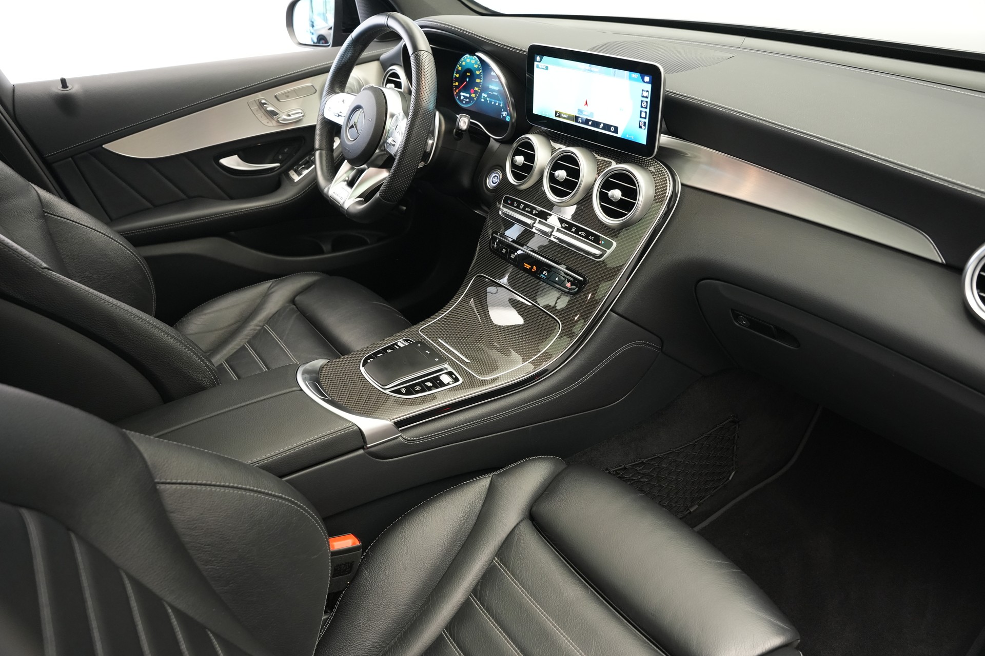 MERCEDES-BENZ GLC 43 AMG 4Matic 9G-Tronic *CH-FZ* *Pano* *Burmester* *HuD* *AHK*-image-11
