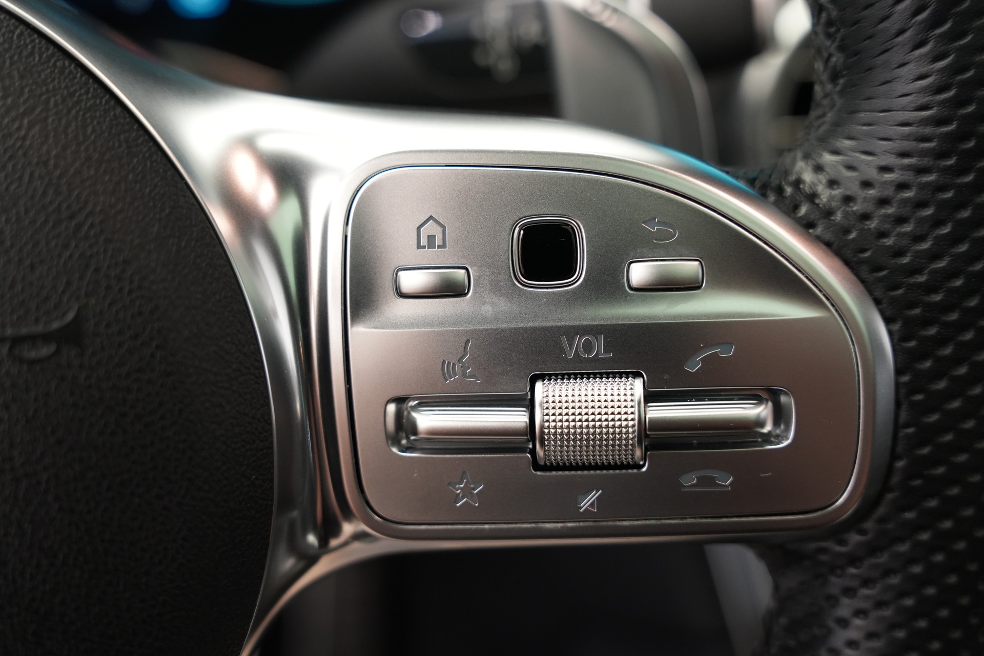 MERCEDES-BENZ GLC 43 AMG 4Matic 9G-Tronic *CH-FZ* *Pano* *Burmester* *HuD* *AHK*-image-20