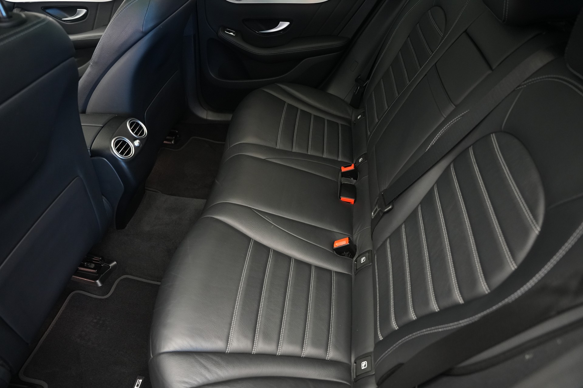 MERCEDES-BENZ GLC 43 AMG 4Matic 9G-Tronic *CH-FZ* *Pano* *Burmester* *HuD* *AHK*-image-14