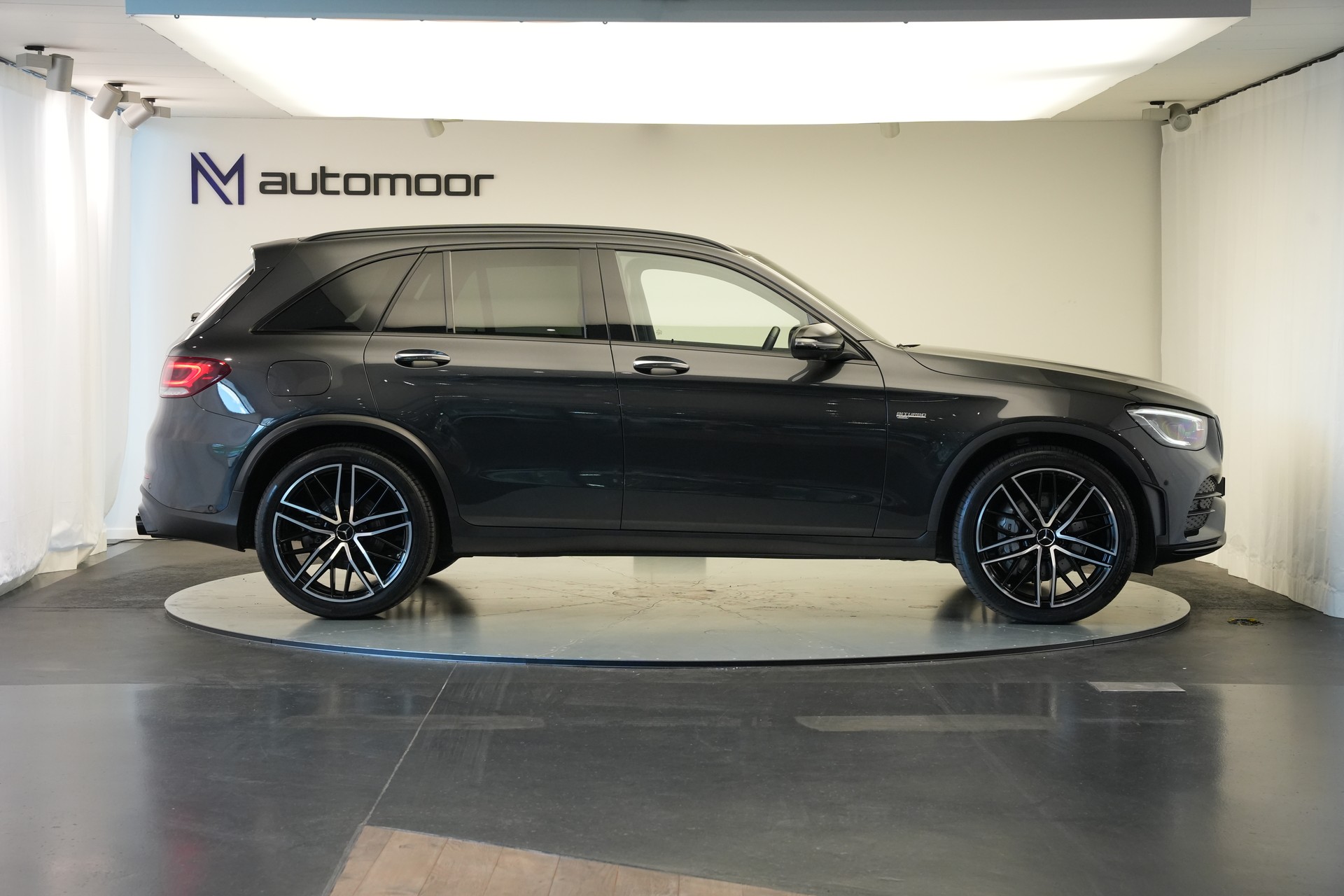 MERCEDES-BENZ GLC 43 AMG 4Matic 9G-Tronic *CH-FZ* *Pano* *Burmester* *HuD* *AHK*-image-3