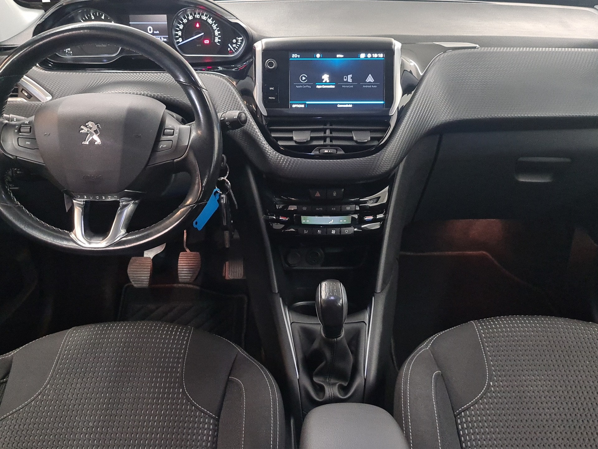 PEUGEOT 208 1.2 Allure-image-7