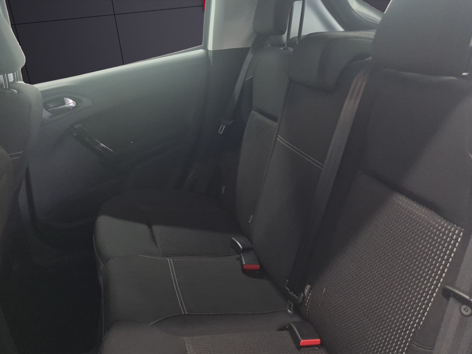 PEUGEOT 208 1.2 Allure-image-6