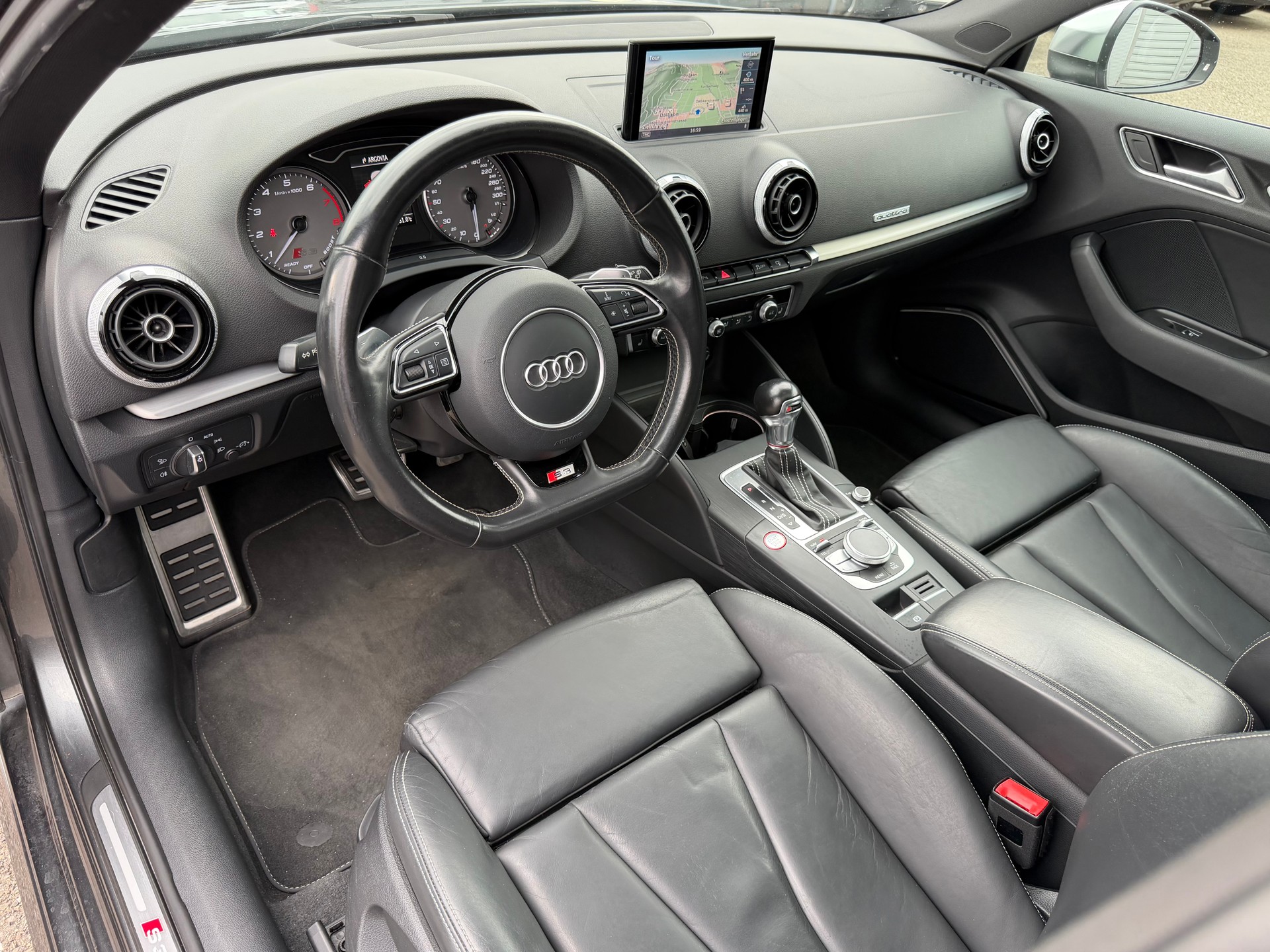 AUDI S3 Sportback 2.0 TFSI quattro S-tronic-image-4