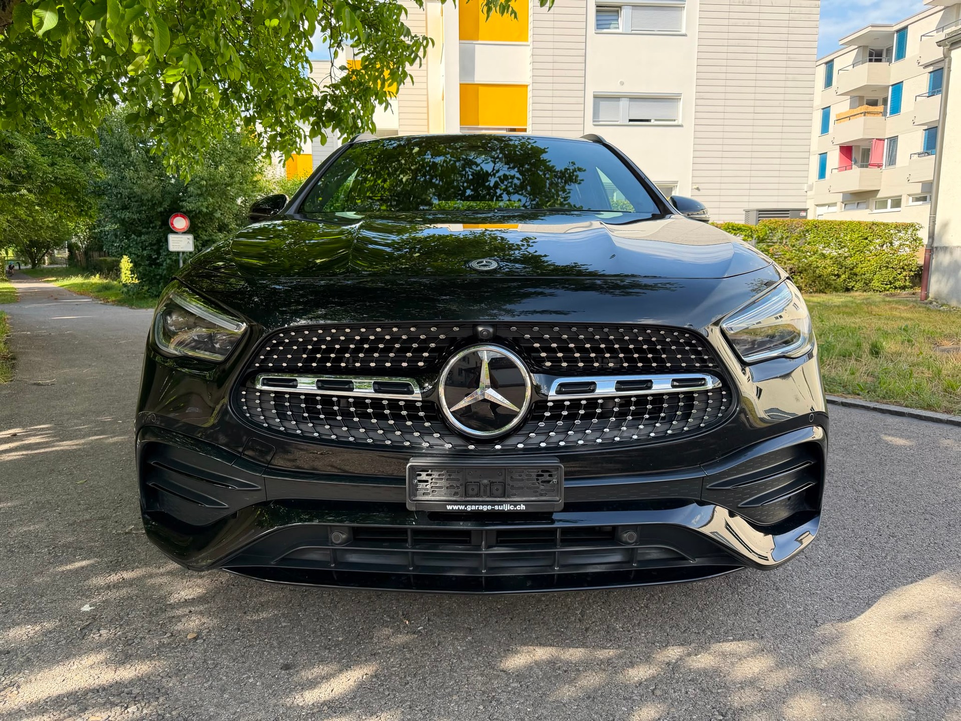 MERCEDES-BENZ GLA 250 4Matic AMG Line 8G-DCT-image-1