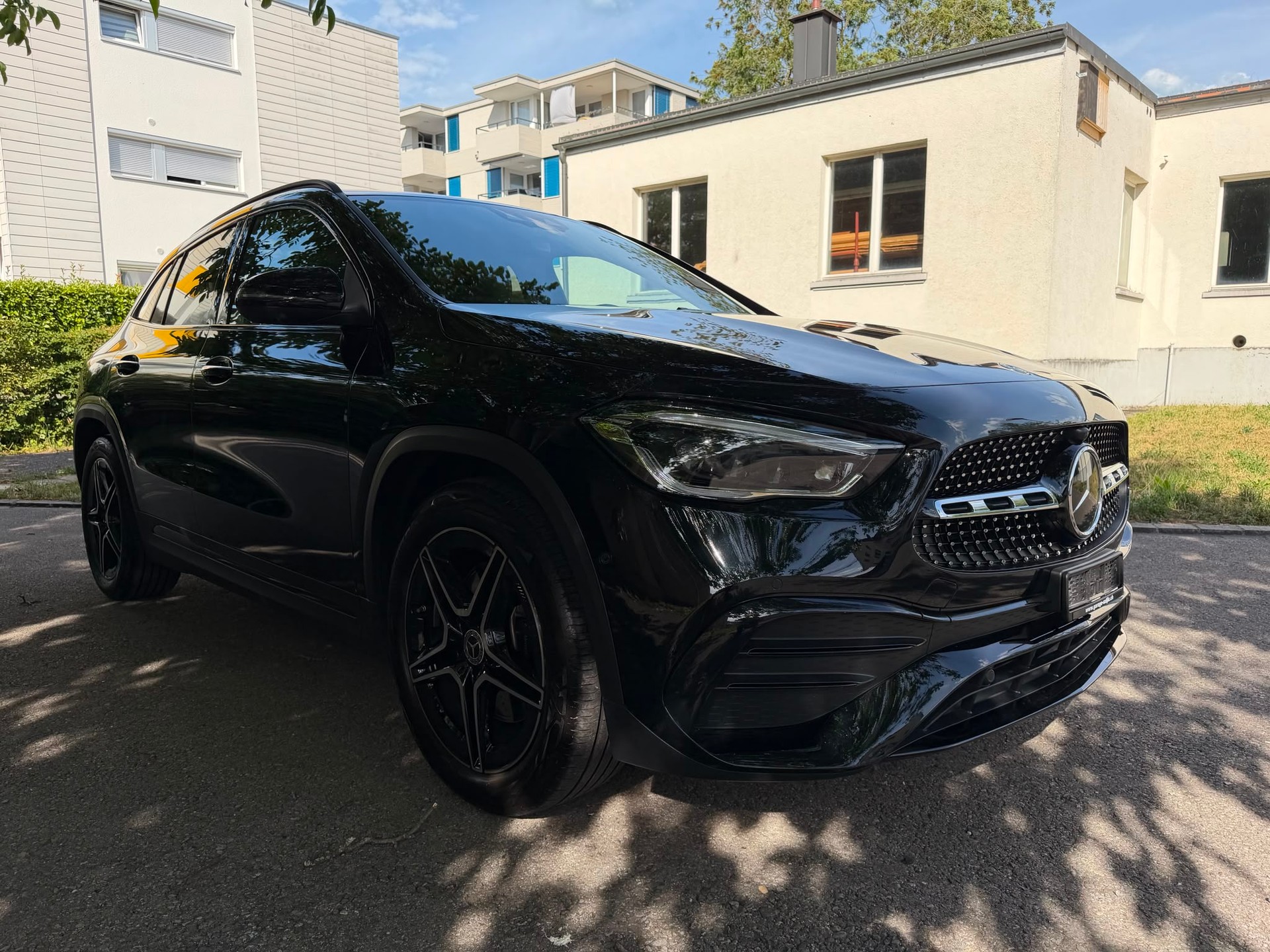 MERCEDES-BENZ GLA 250 4Matic AMG Line 8G-DCT-image-2