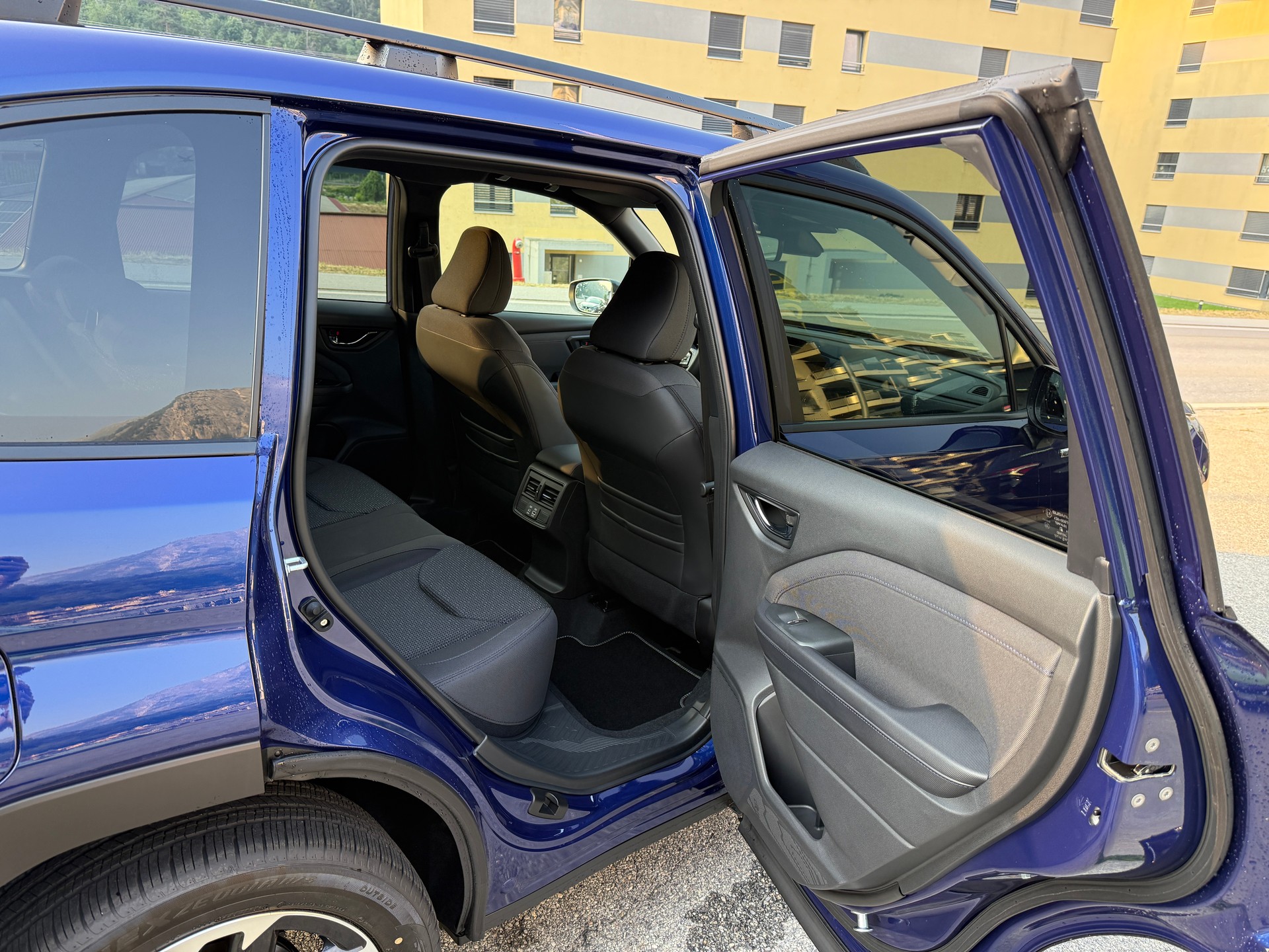 SUBARU Forester Station 2.0i e-Boxer Swiss Plus-image-13