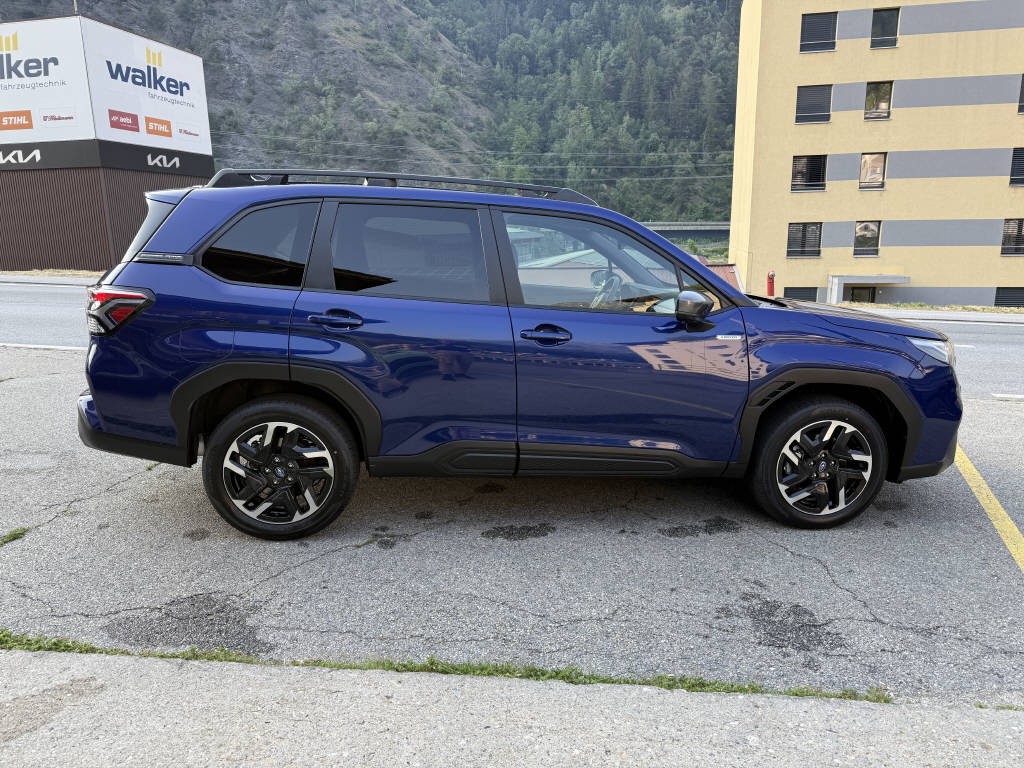 SUBARU Forester Station 2.0i e-Boxer Swiss Plus-image-6