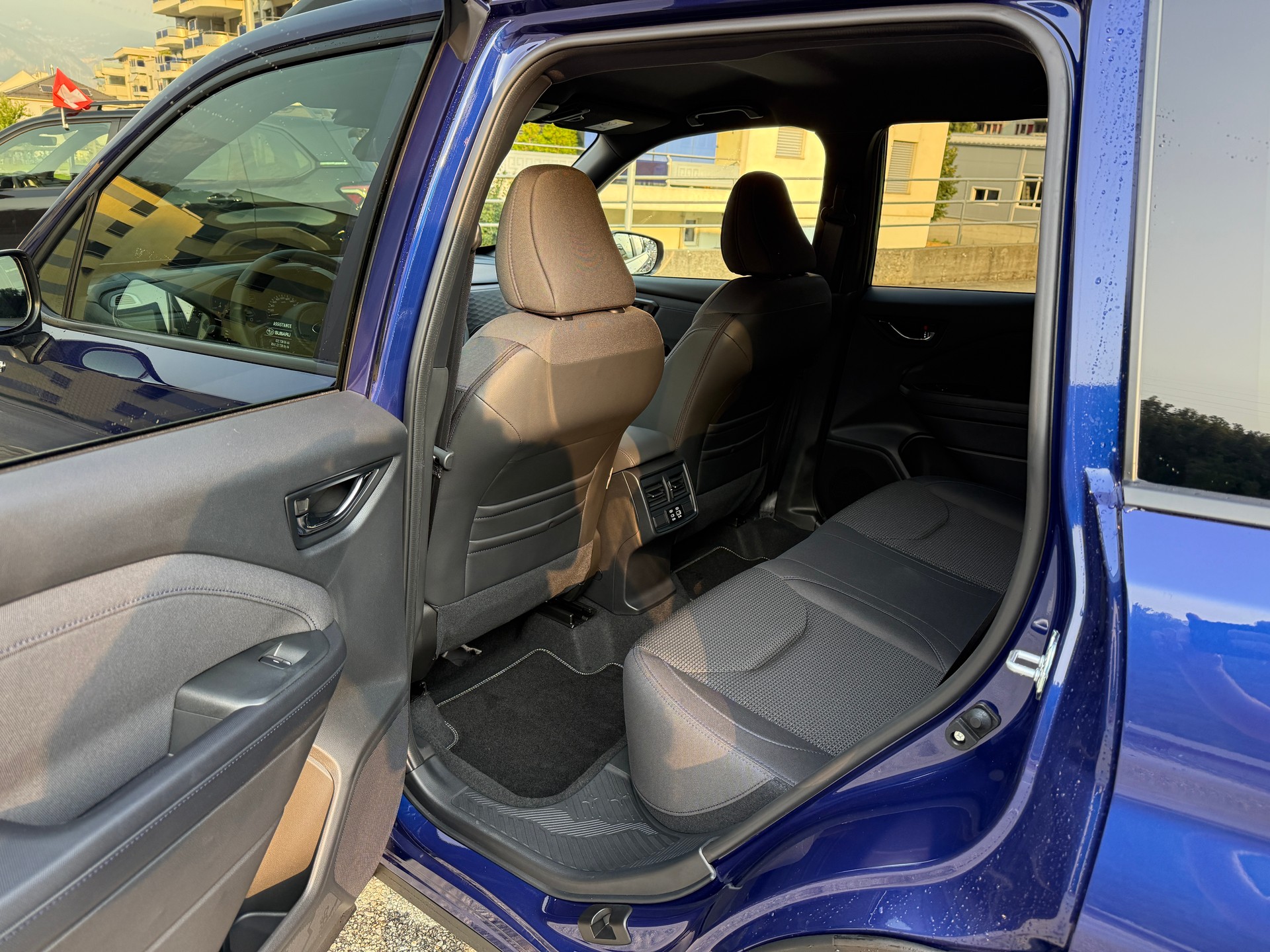 SUBARU Forester Station 2.0i e-Boxer Swiss Plus-image-12