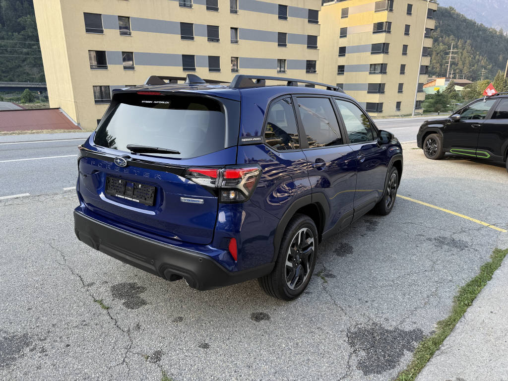 SUBARU Forester Station 2.0i e-Boxer Swiss Plus-image-5