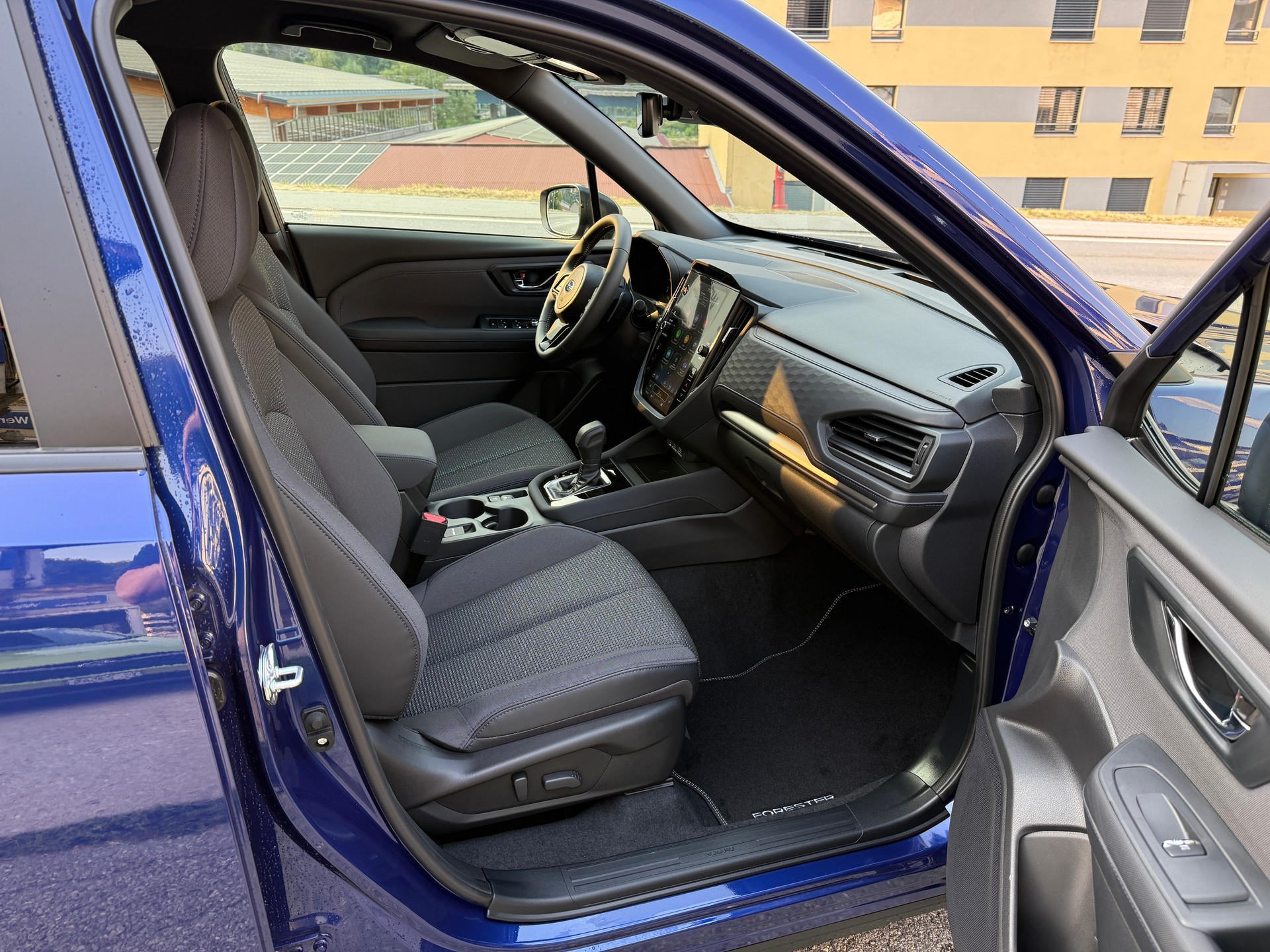 SUBARU Forester Station 2.0i e-Boxer Swiss Plus-image-14