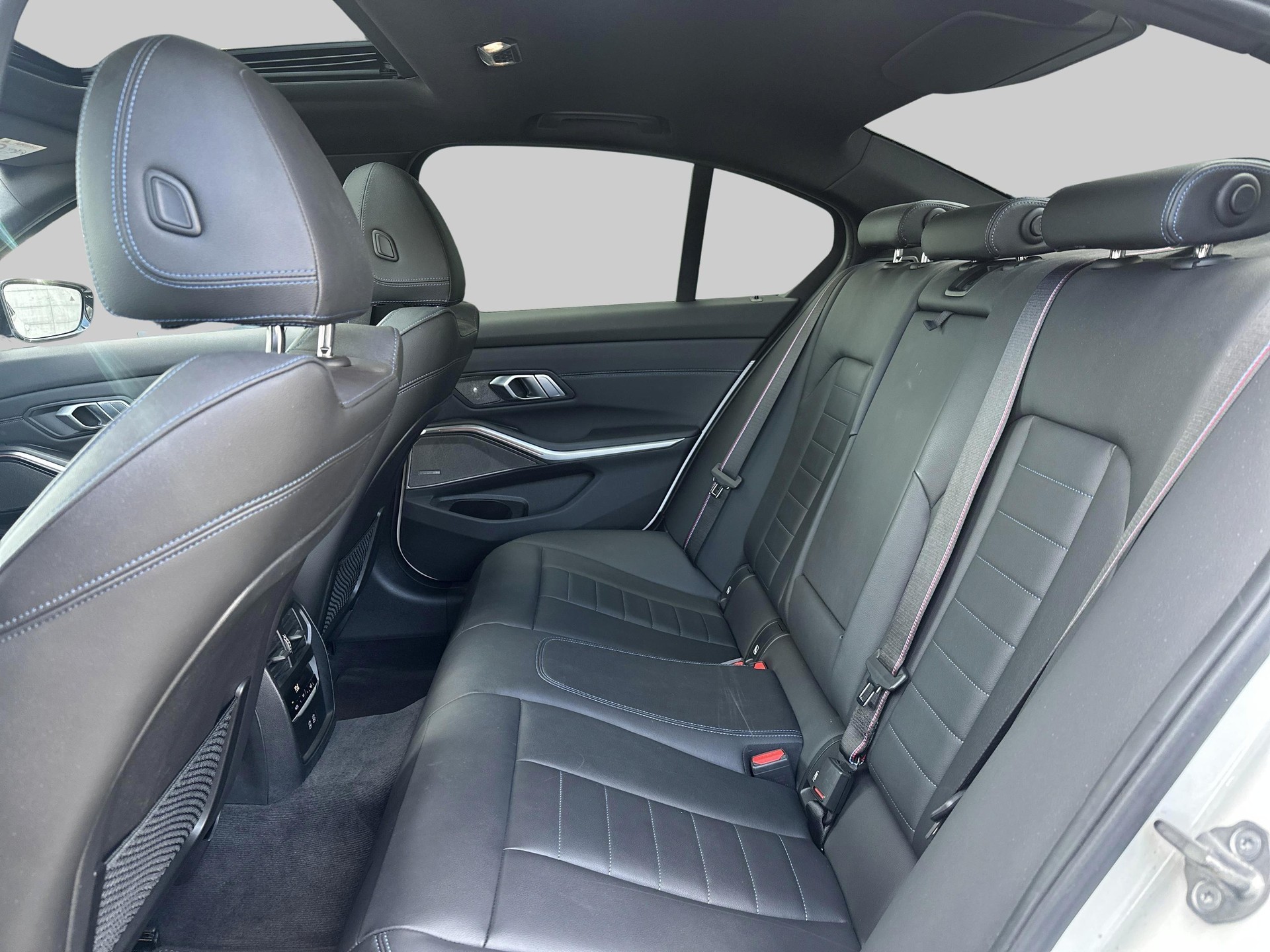 BMW M340d xDrive-image-17