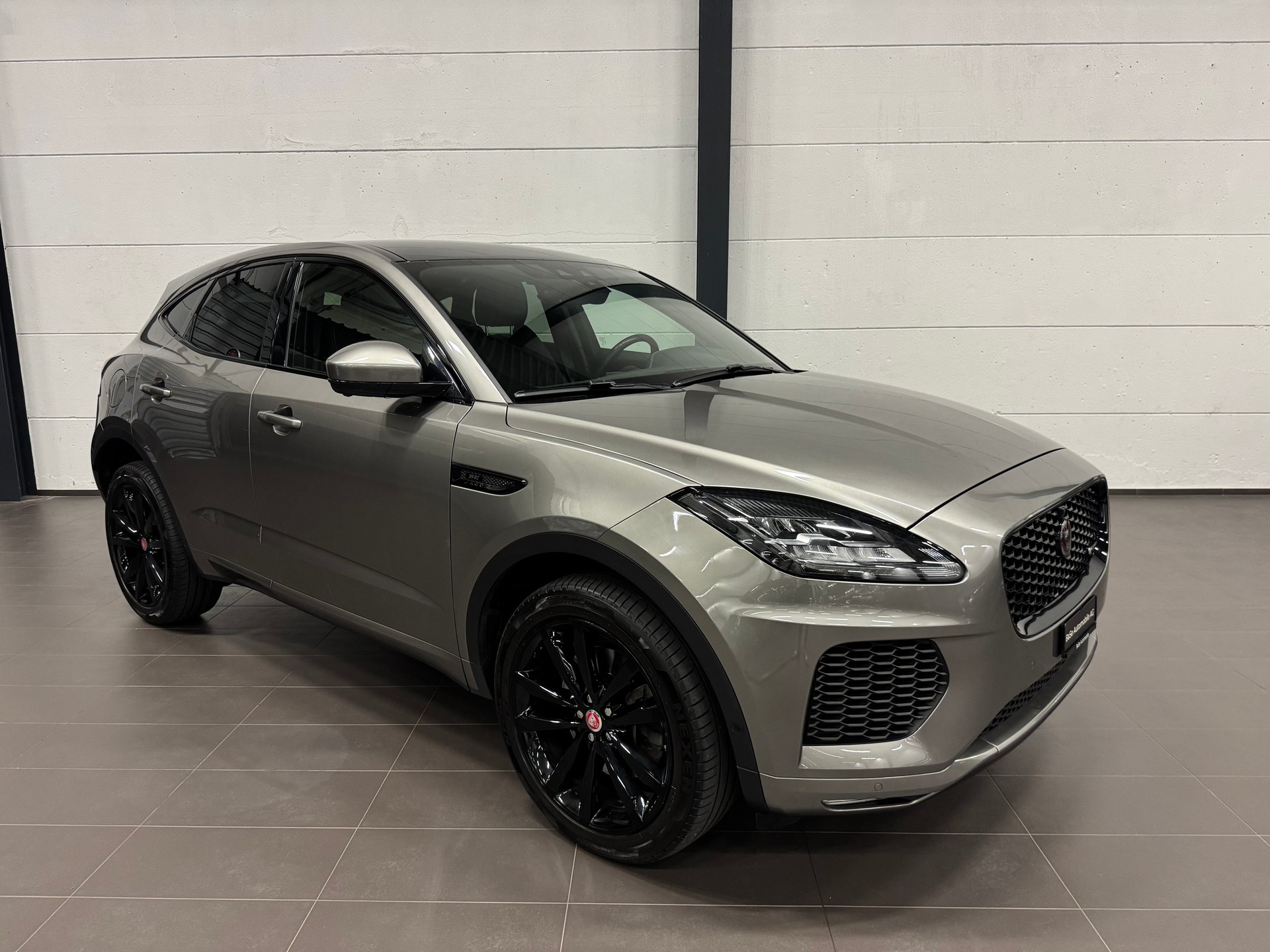 JAGUAR E-Pace P200 R-Dynamic SE AWD Automatik-image-5