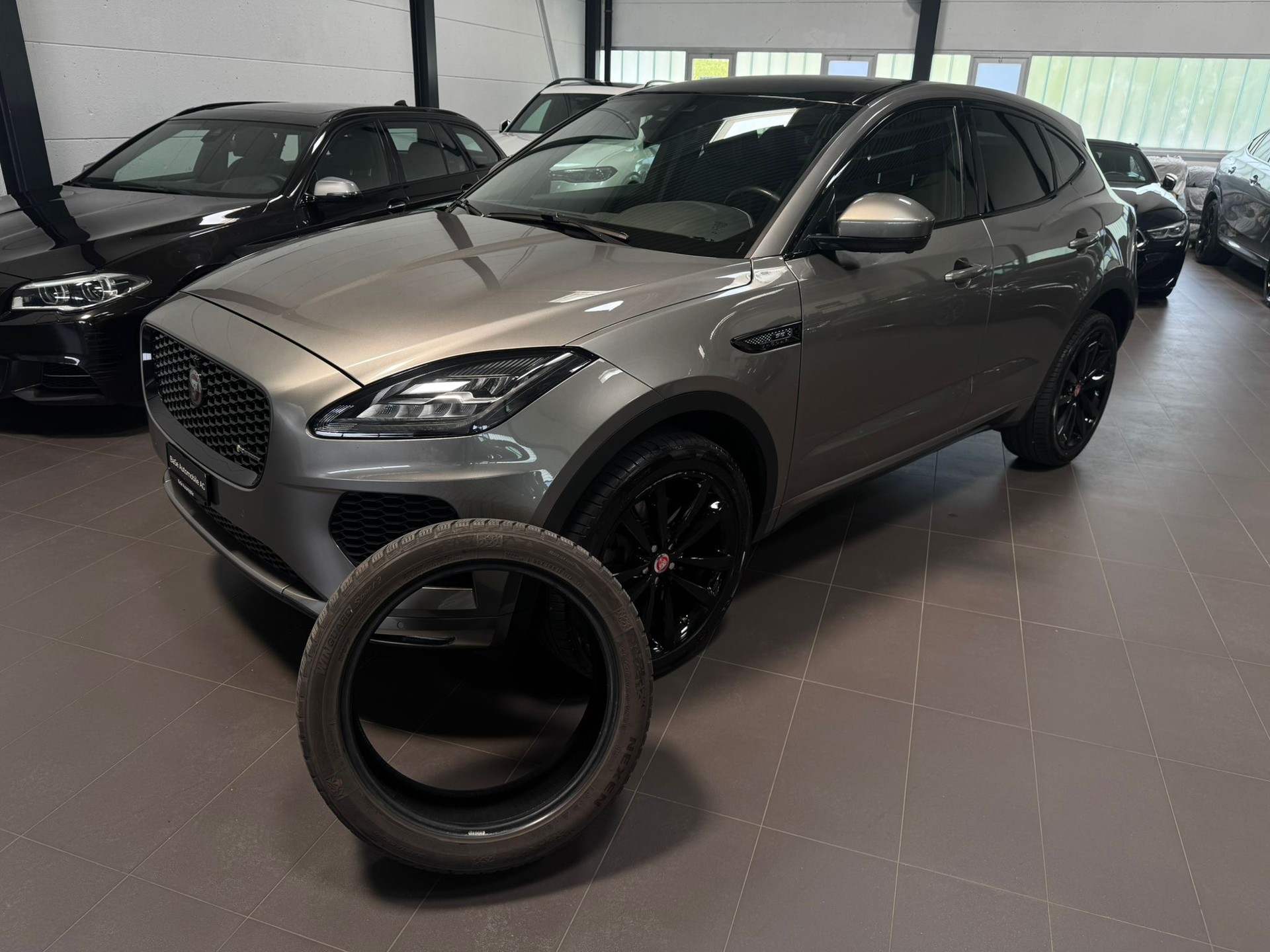 JAGUAR E-Pace P200 R-Dynamic SE AWD Automatik-image-30
