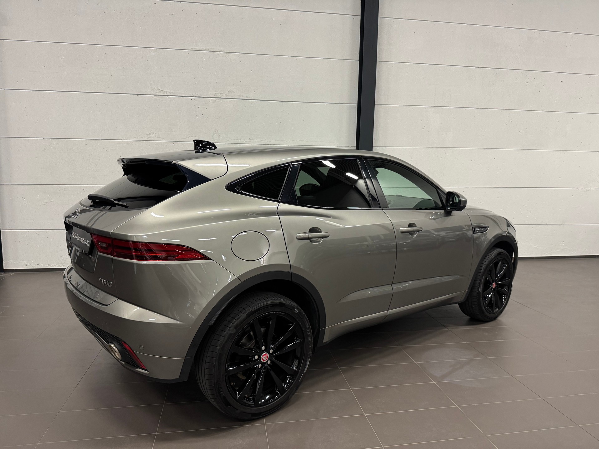 JAGUAR E-Pace P200 R-Dynamic SE AWD Automatik-image-10