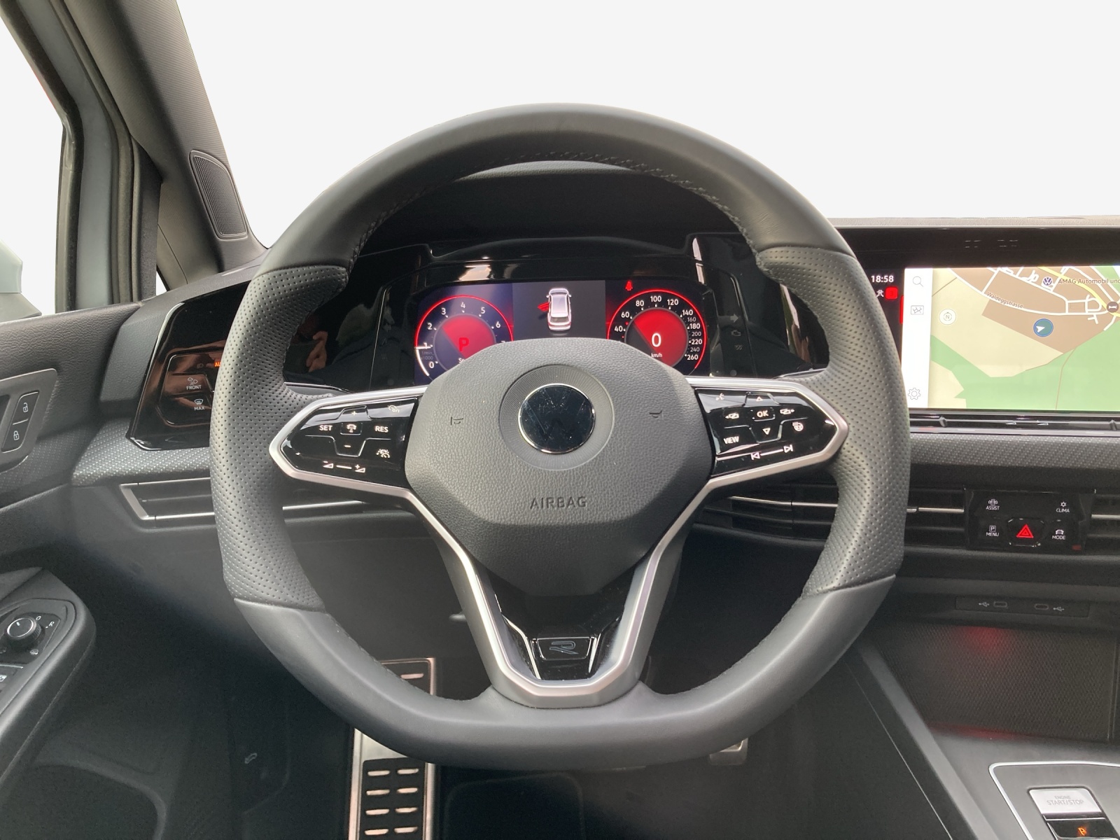 VW Golf Variant 1.5 eTSI mHEV R-Line-image-9