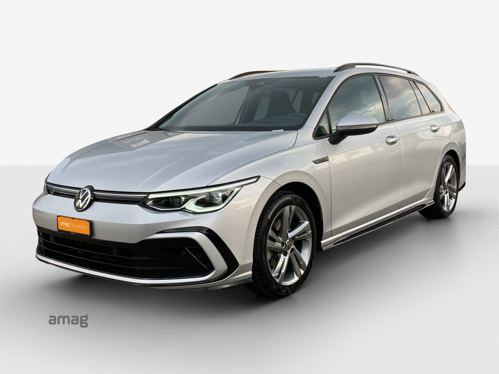 VW Golf Variant 1.5 eTSI mHEV R-Line-image-0