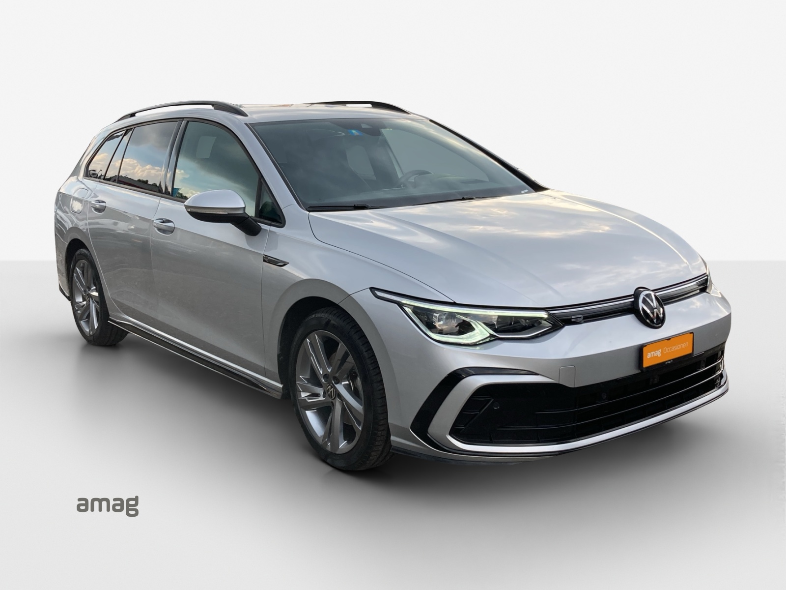 VW Golf Variant 1.5 eTSI mHEV R-Line-image-5