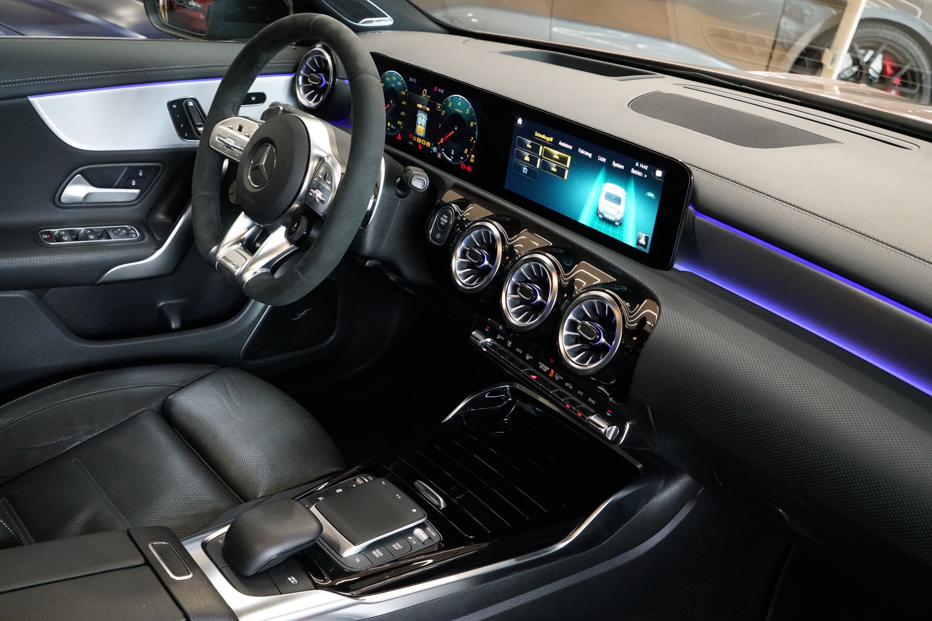MERCEDES-BENZ CLA 45 S AMG 4Matic+ 8G-DCT-image-24
