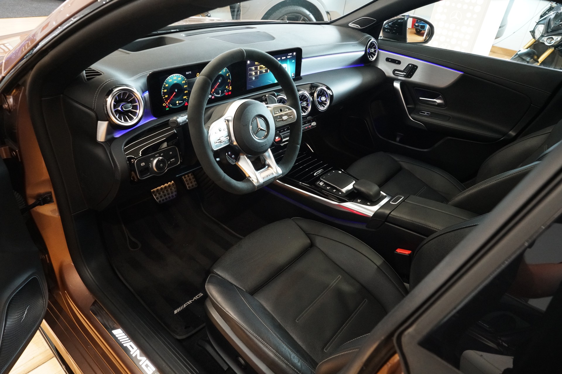 MERCEDES-BENZ CLA 45 S AMG 4Matic+ 8G-DCT-image-11