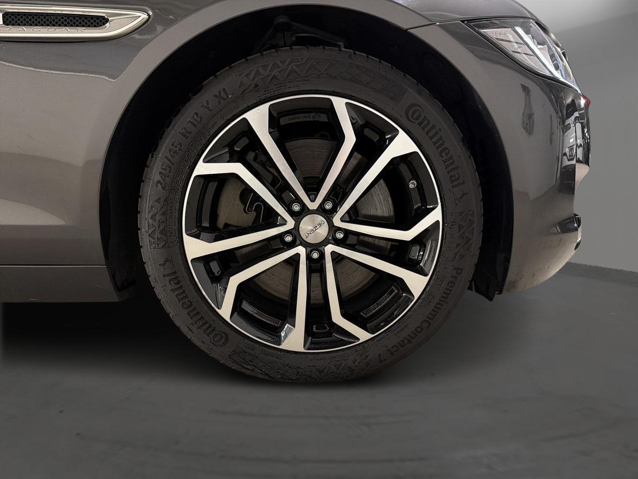 JAGUAR XF 3.0 V6 Prestige AWD-image-25