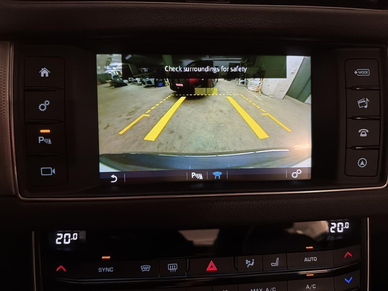 JAGUAR XF 3.0 V6 Prestige AWD-image-17