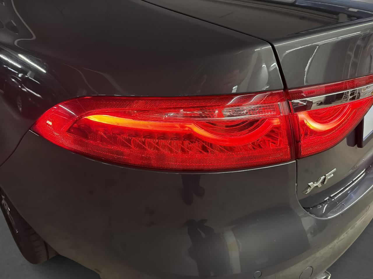JAGUAR XF 3.0 V6 Prestige AWD-image-8