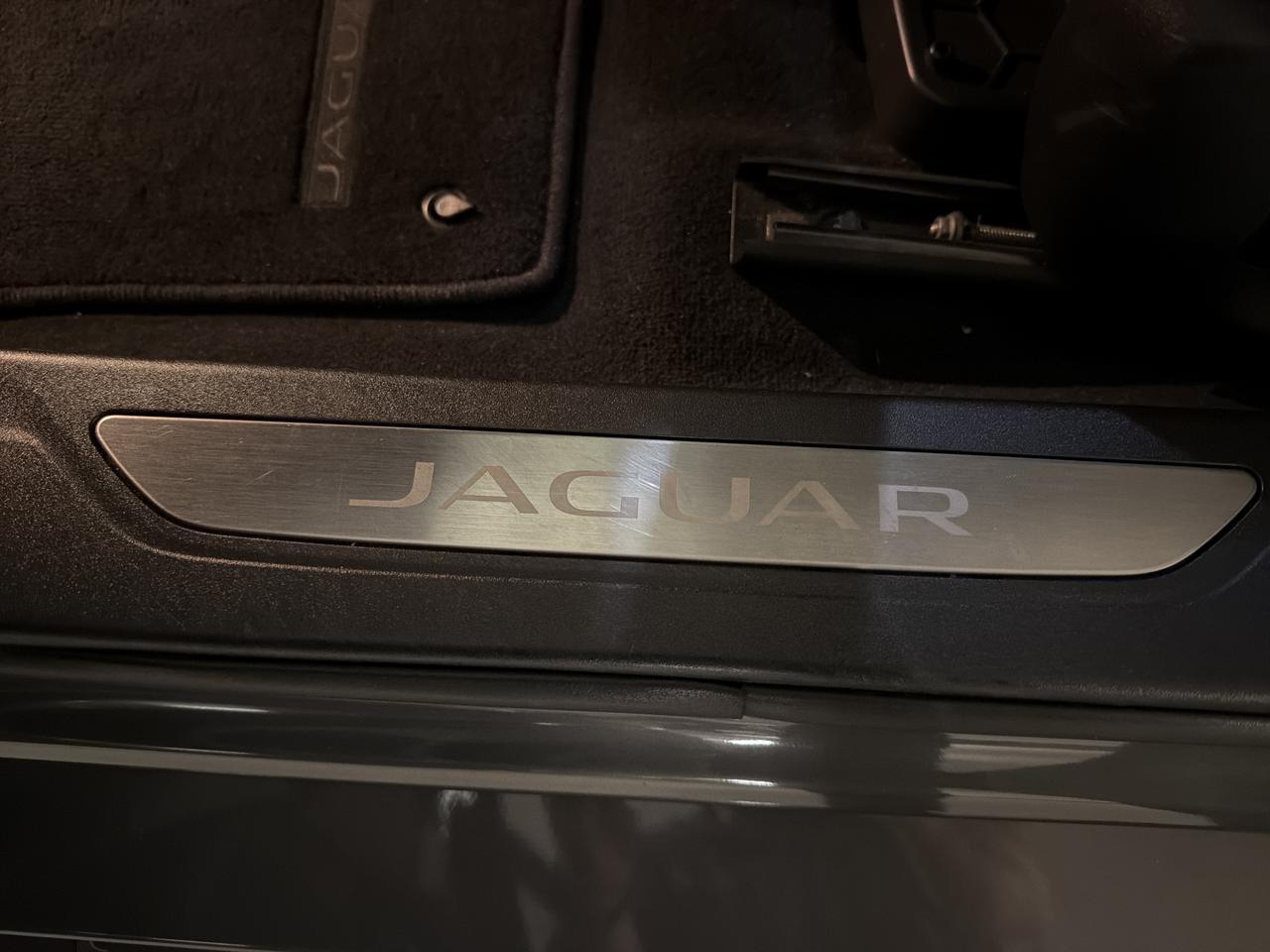 JAGUAR XF 3.0 V6 Prestige AWD-image-23