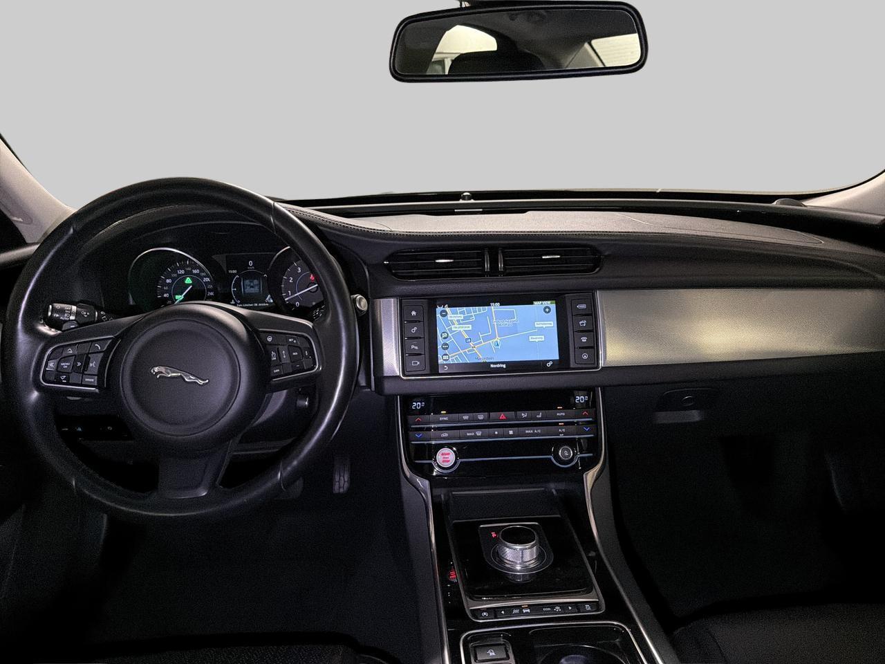 JAGUAR XF 3.0 V6 Prestige AWD-image-13