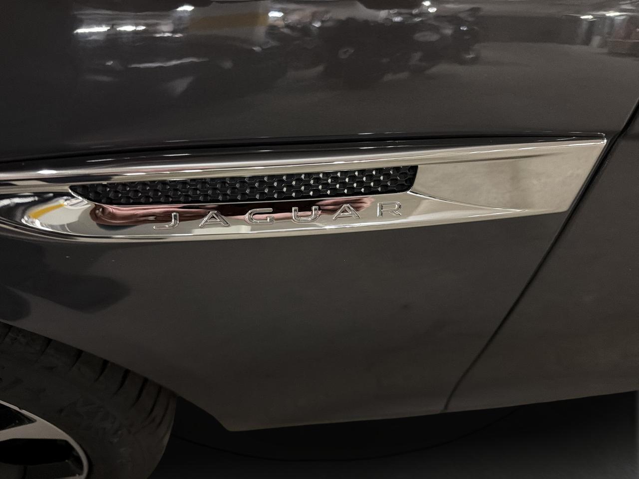 JAGUAR XF 3.0 V6 Prestige AWD-image-24