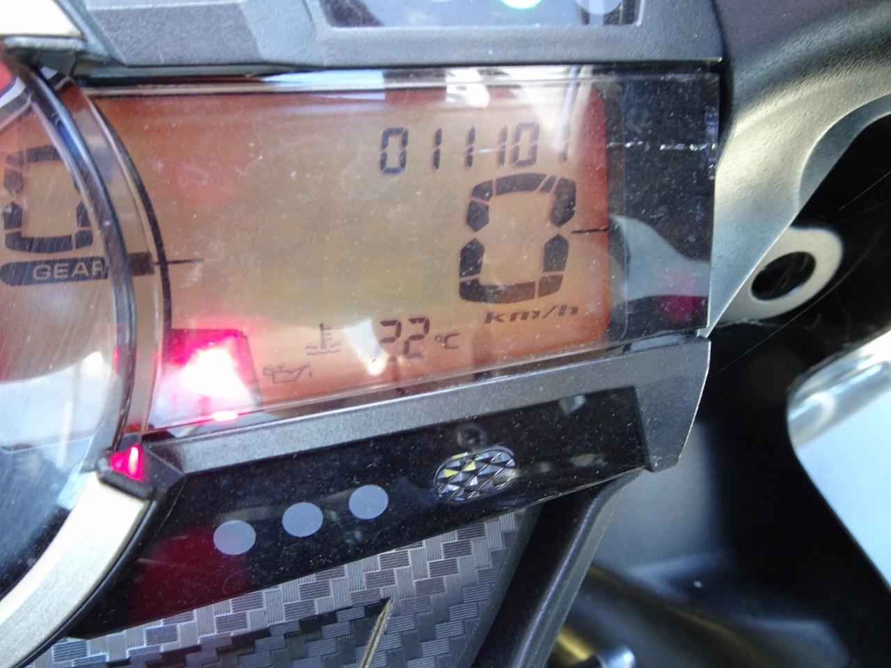 SUZUKI GSX-R 750 L1 Piste-showroom-element-3