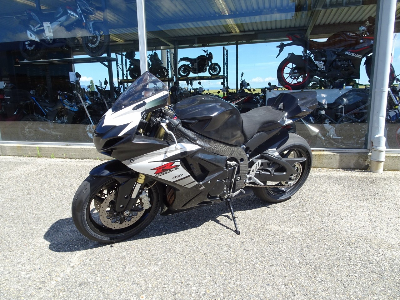 SUZUKI GSX-R 750 L1 Piste-showroom-element-2