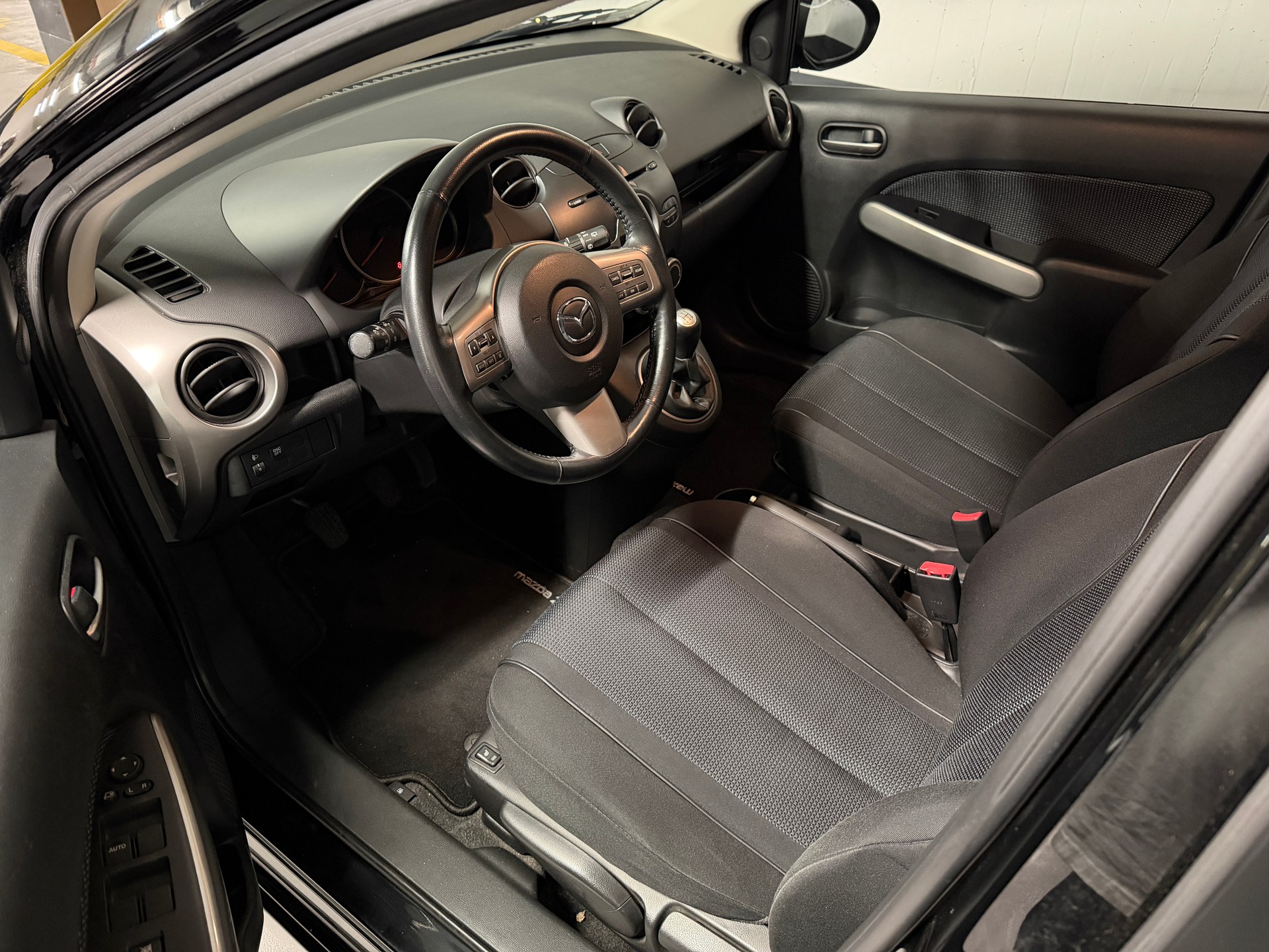MAZDA 2 1.5i 16V Sport-image-8