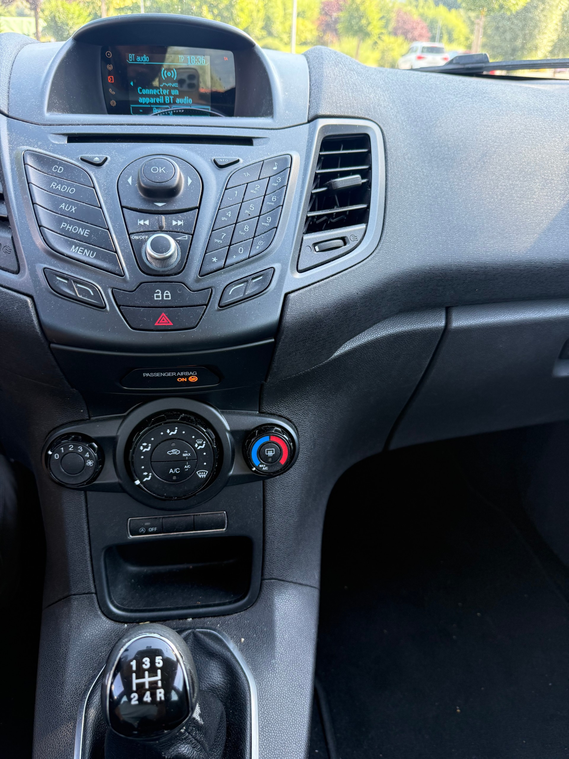 FORD Fiesta 1.0 SCTi Trend-image-5