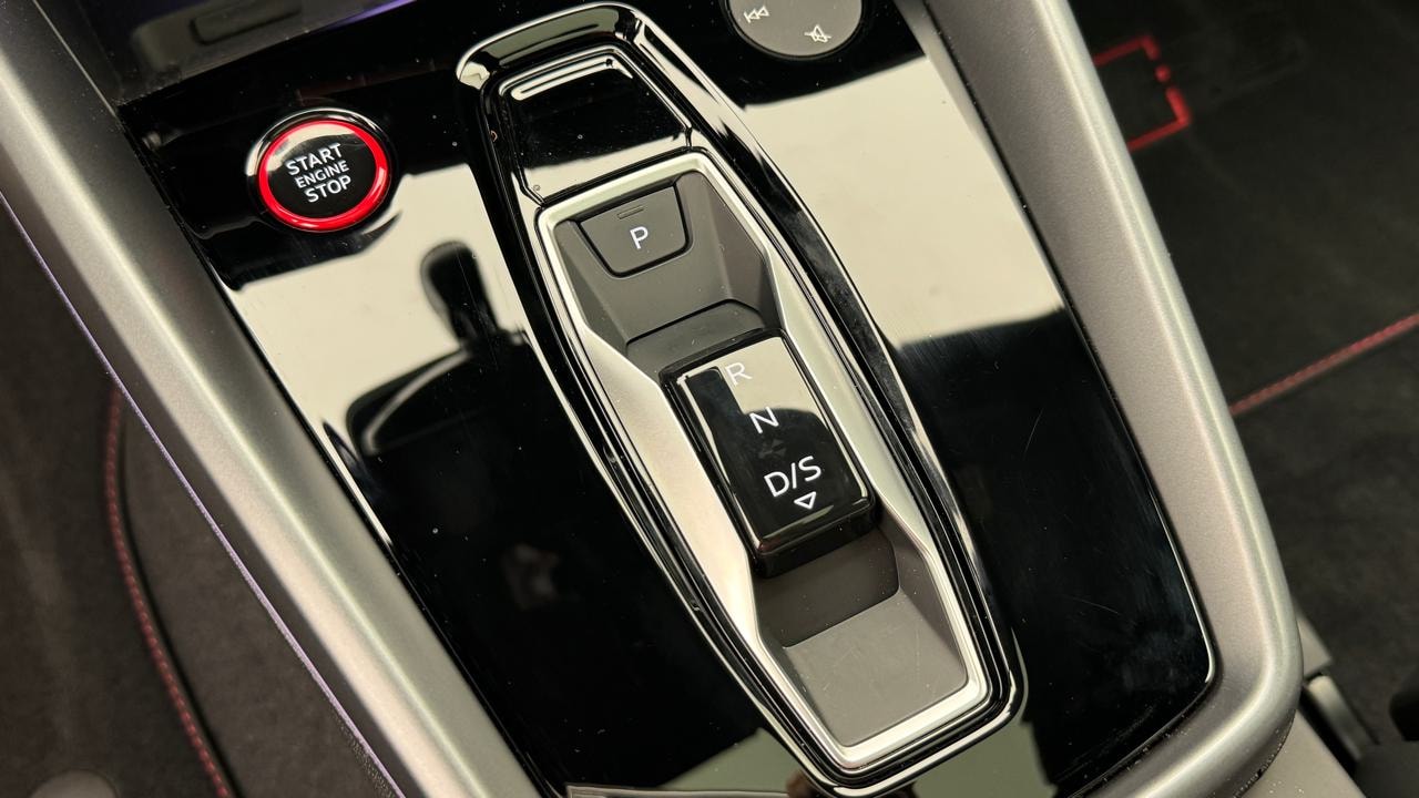 AUDI RS3 Sportback 2.5 TSI quattro S-tronic-image-10