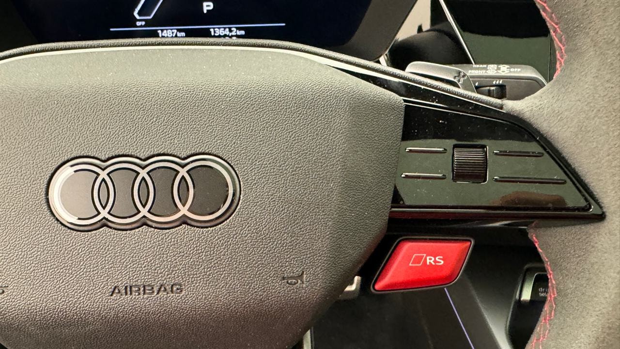 AUDI RS3 Sportback 2.5 TSI quattro S-tronic-image-9