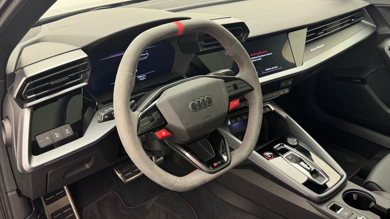 AUDI RS3 Sportback 2.5 TSI quattro S-tronic-image-6