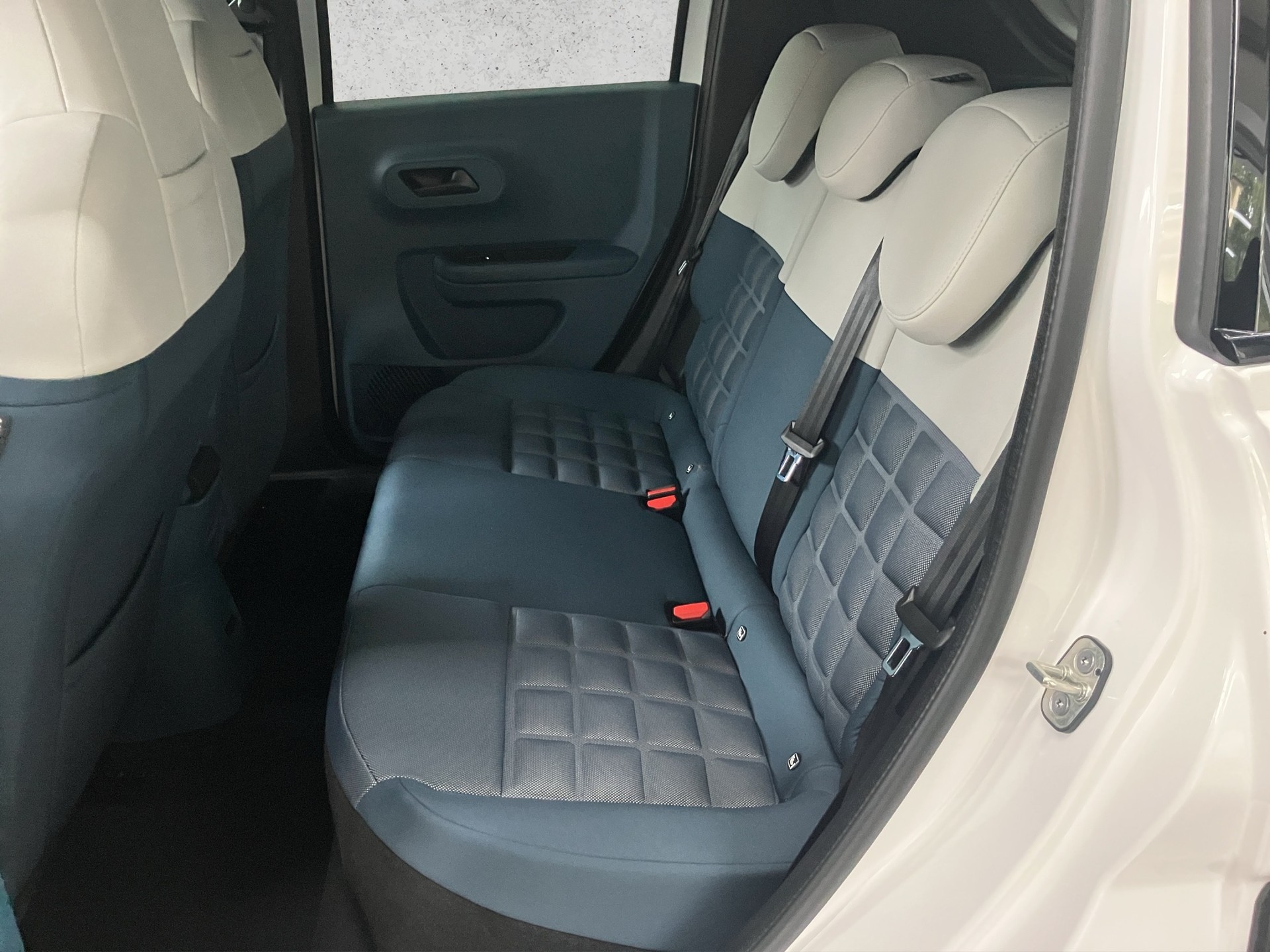 FIAT Grande Panda 1.2 Hybrid La Prima-image-9