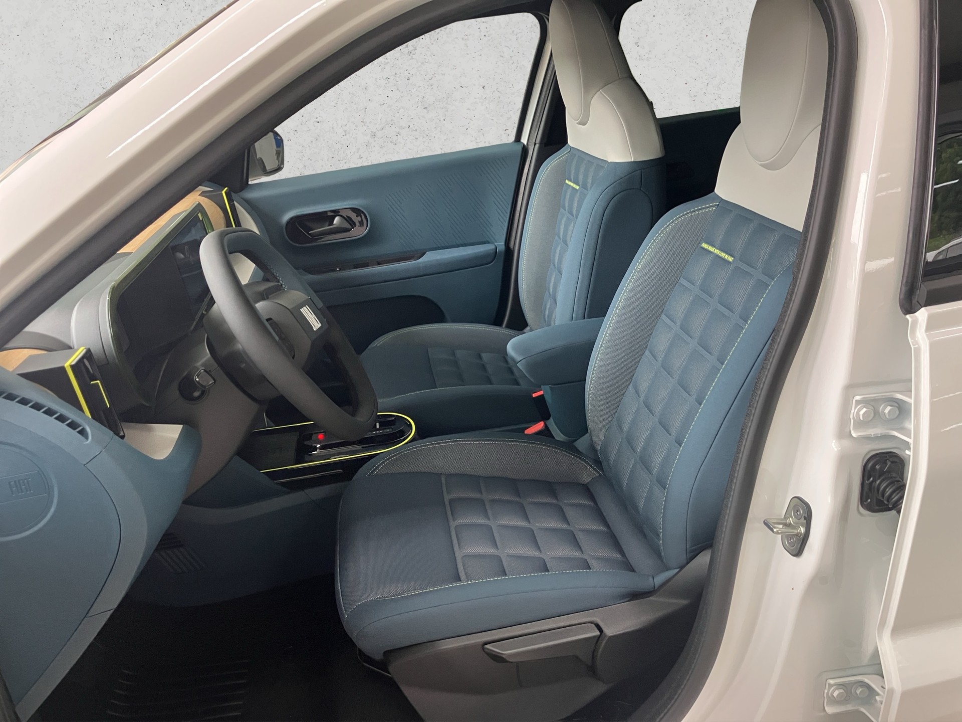 FIAT Grande Panda 1.2 Hybrid La Prima-image-7