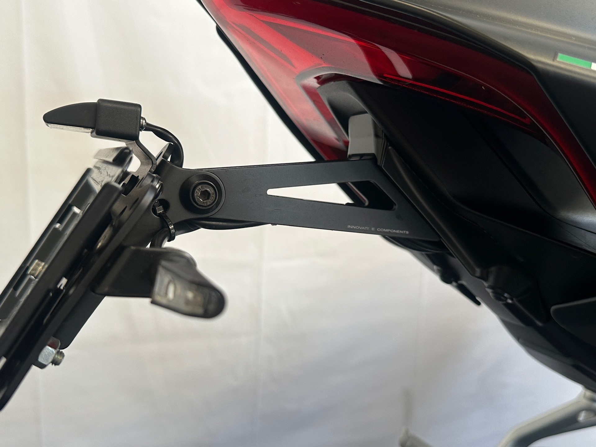 DUCATI Streetfighter V4 S-image-8