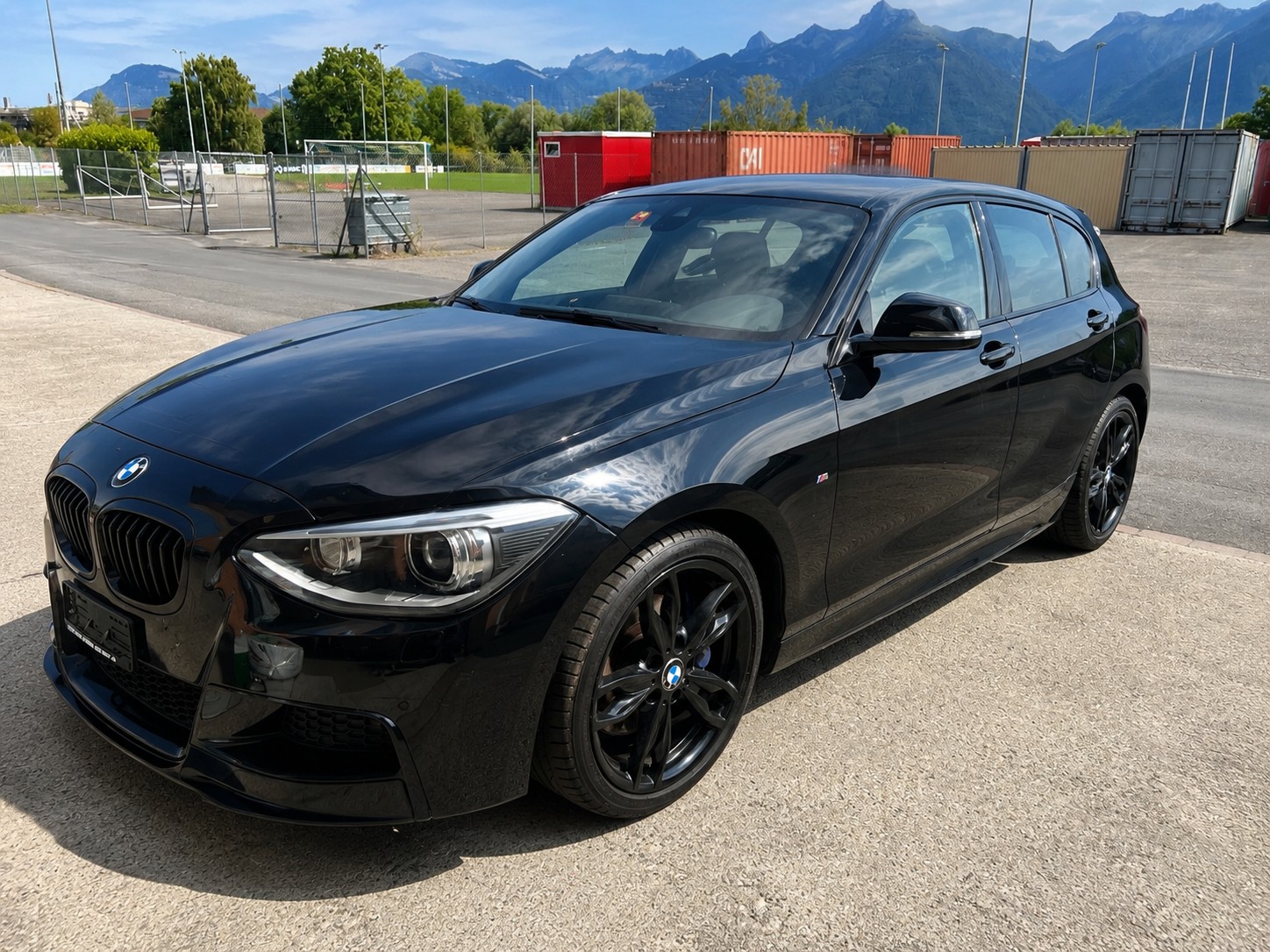 BMW M135i xDrive Steptronic-image-0