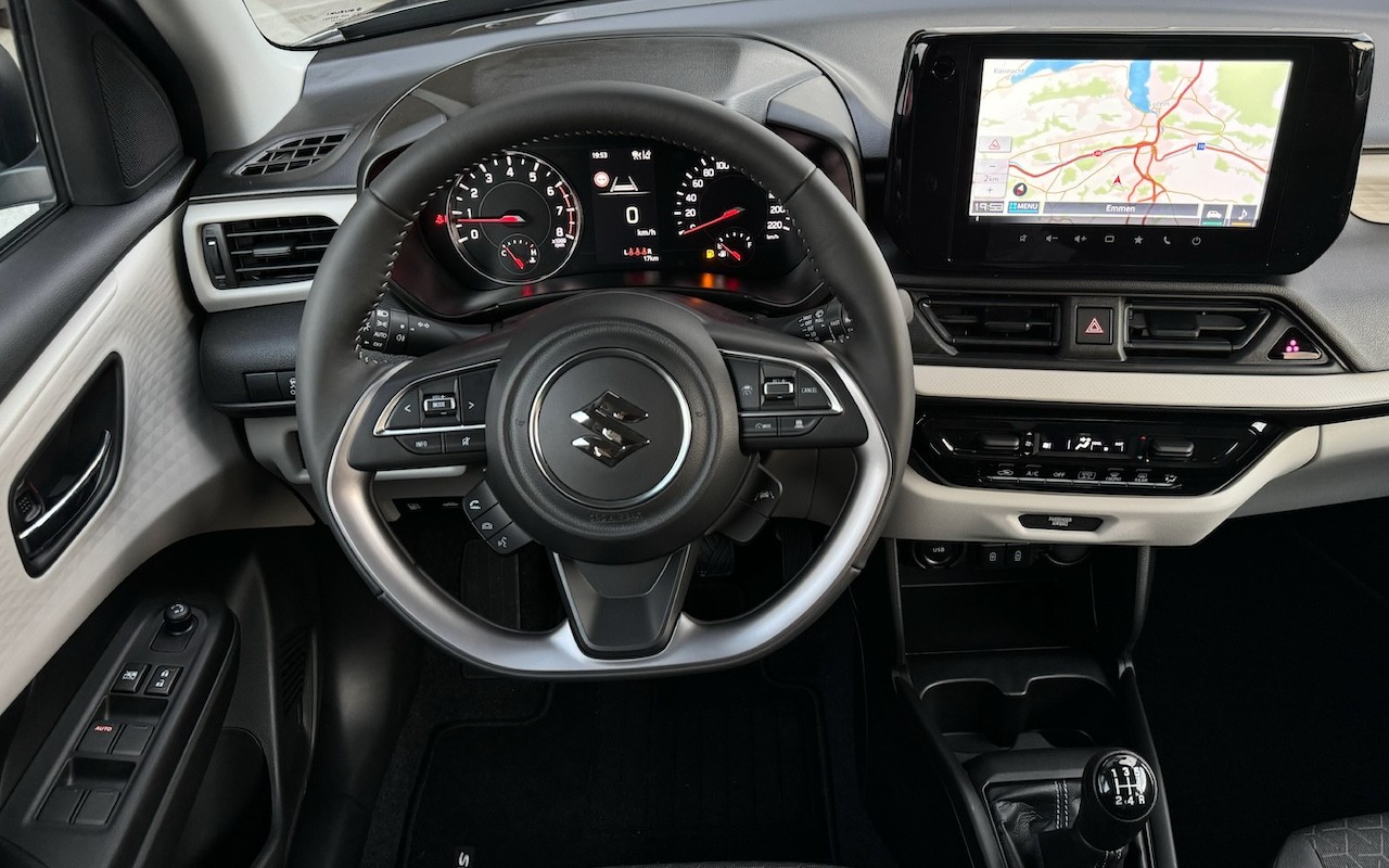 SUZUKI NEW SWIFT 1.2 COMPACT+ HYBRID 4X4-image-9