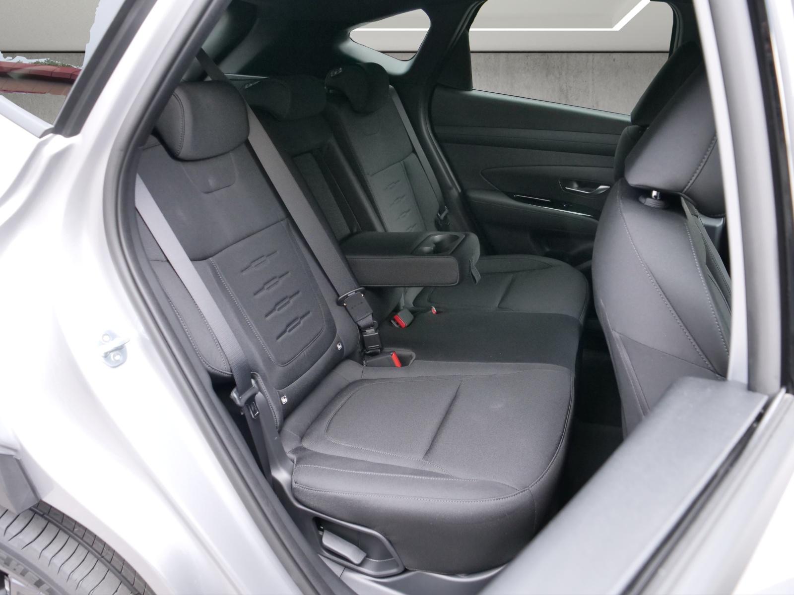 HYUNDAI Tucson 1.6 T-GDi HEV Origo Blackline 4WD-image-15