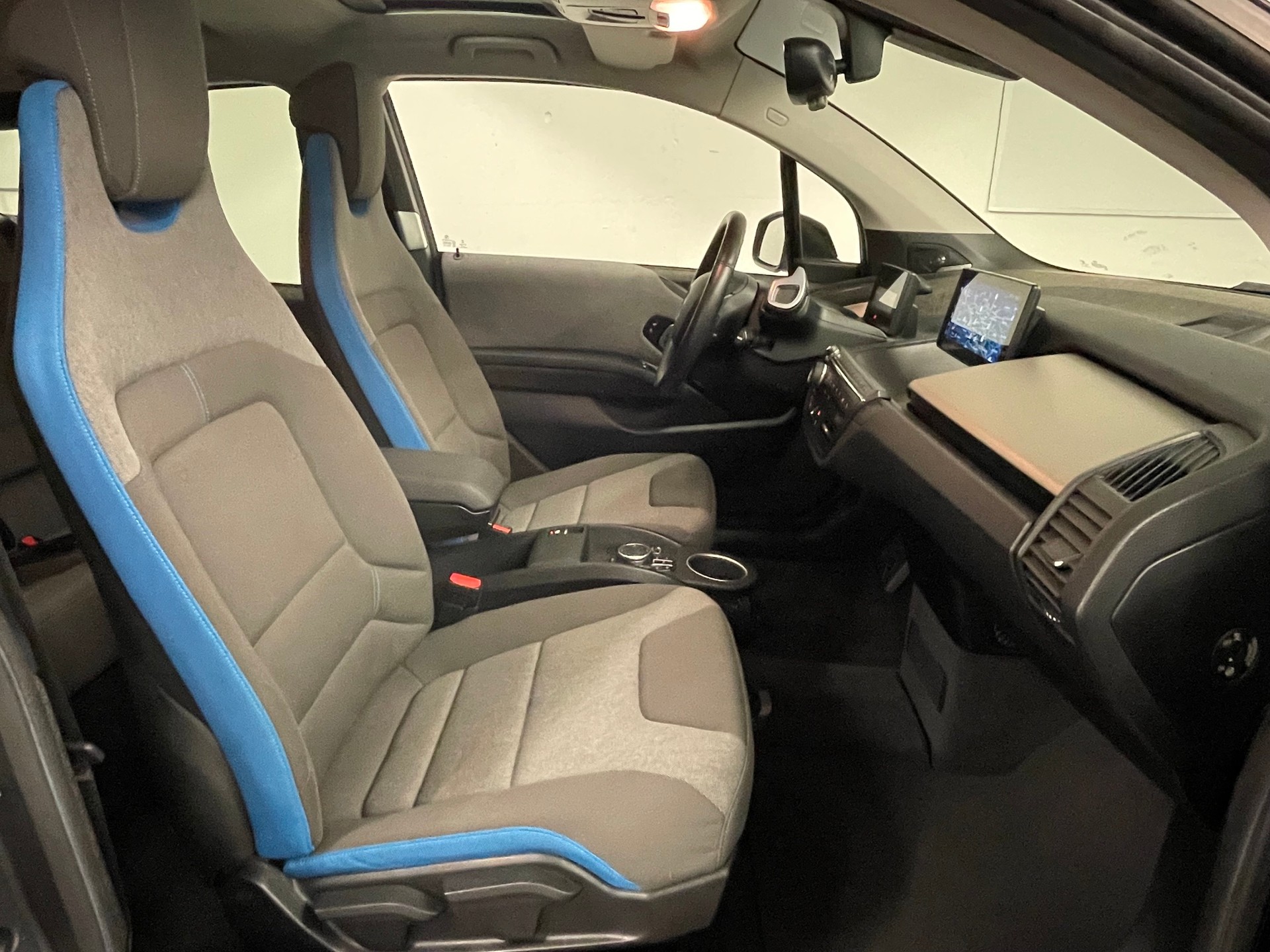 BMW i3 (94Ah) Range Extender-image-9