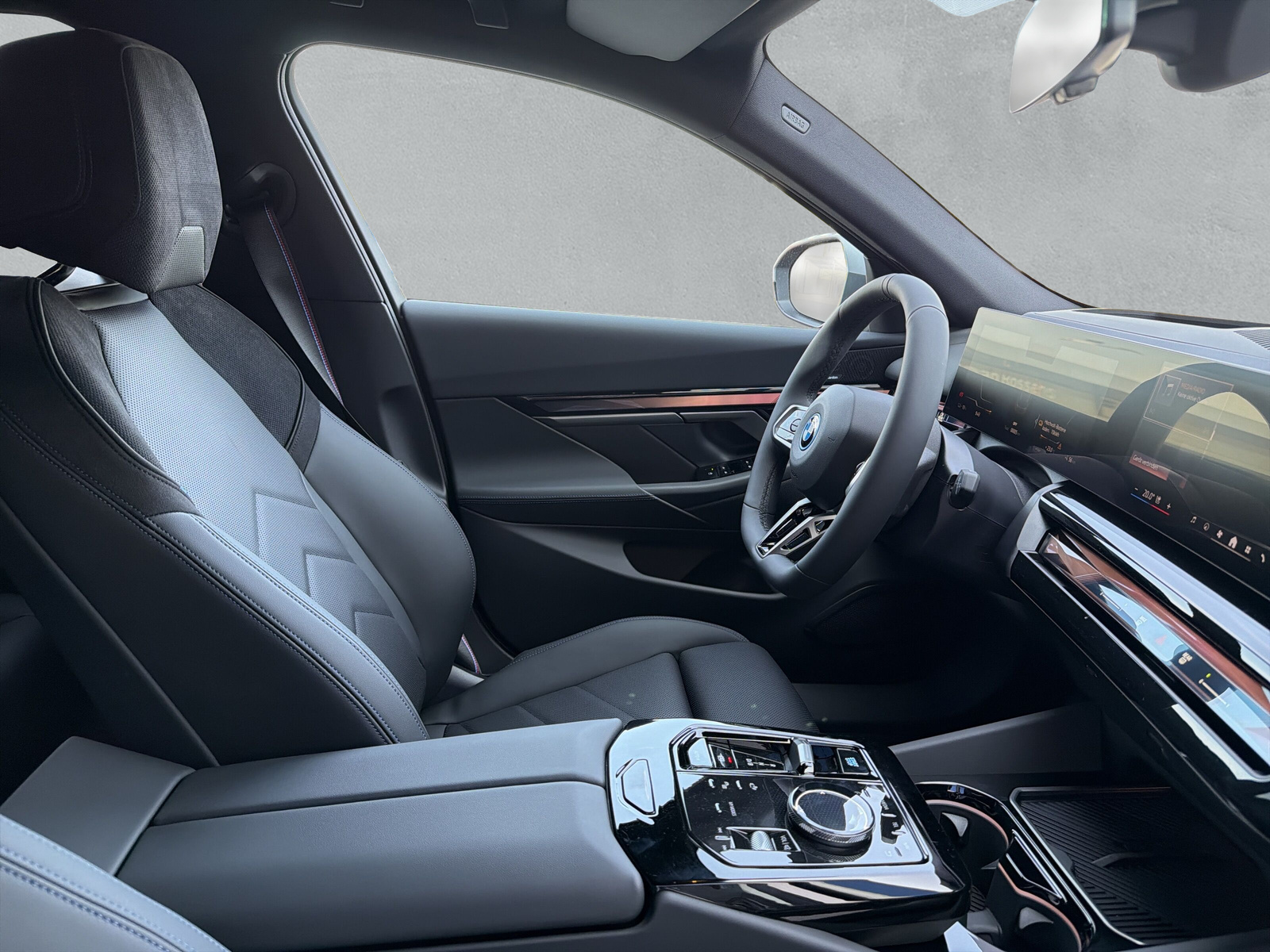 BMW i5 xDrive40 M Sport Pro-image-13