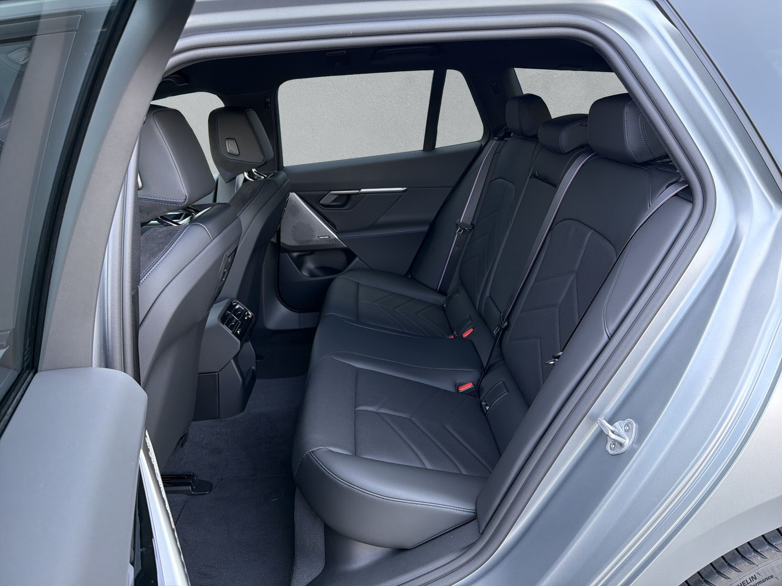 BMW i5 xDrive40 M Sport Pro-image-15