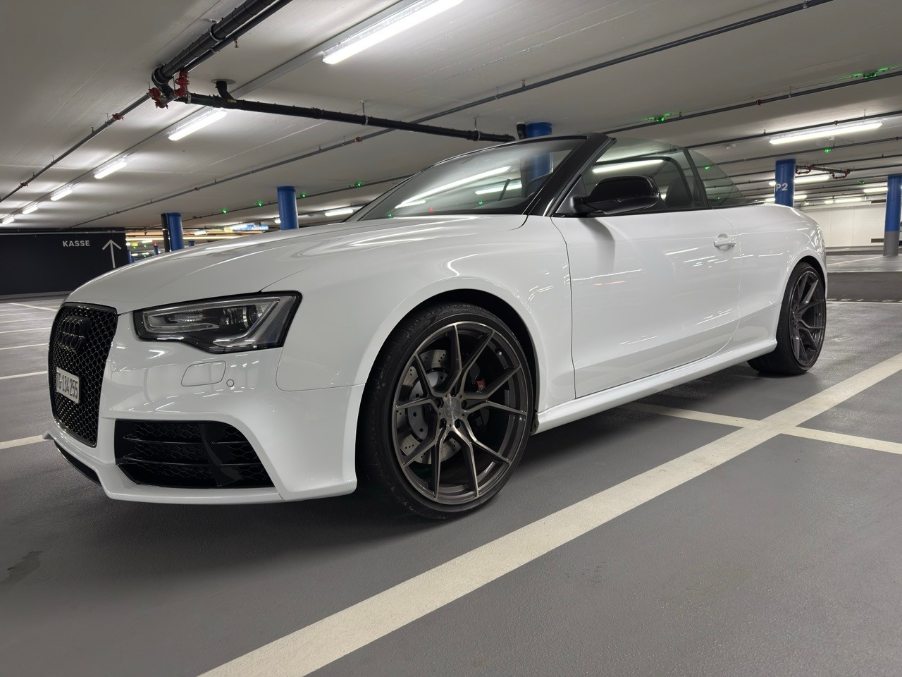 AUDI 4.2 V8 FSI quattro S-Tronic-image-1