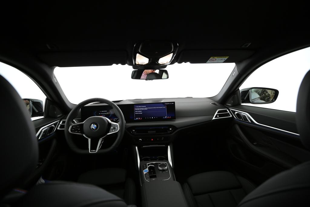 BMW i4 xDrive40-image-14